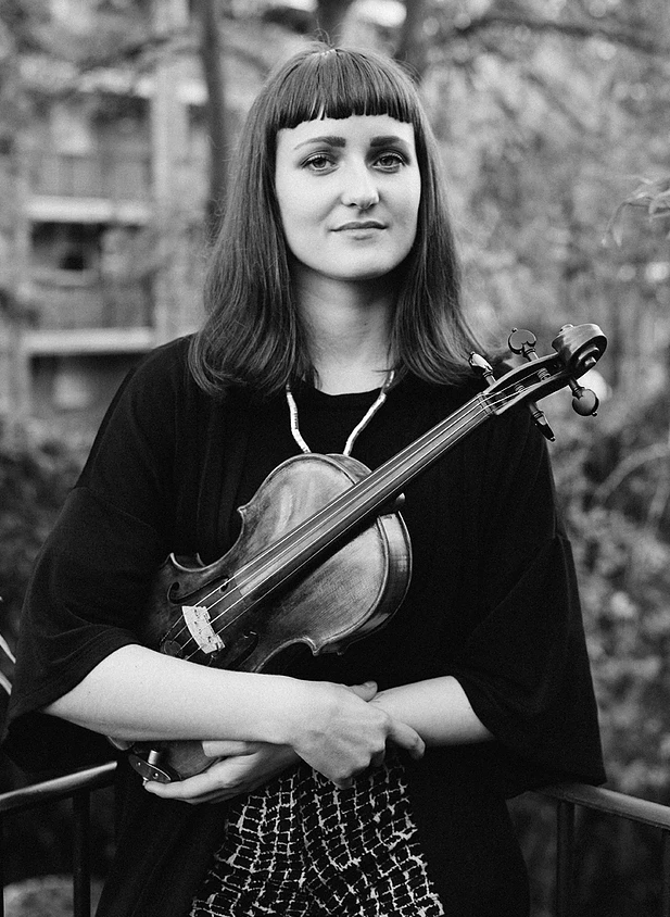 jazz-violinist-for-hire-johanna.png