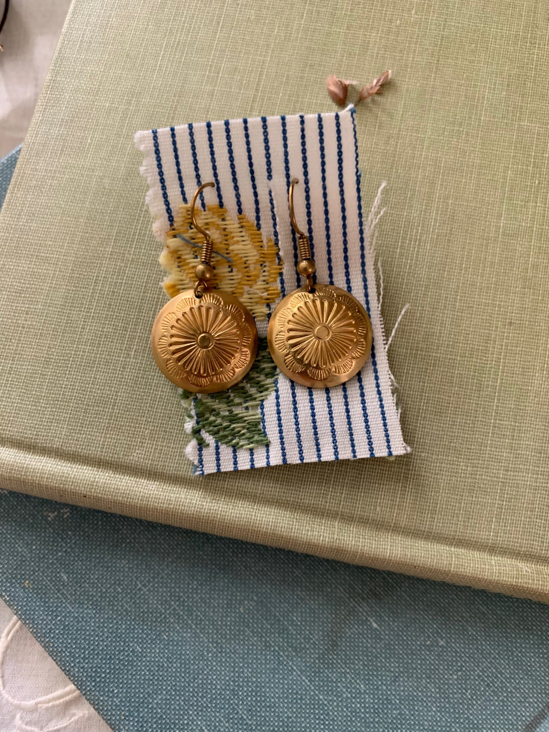 E6D2652B-A5E4-4109-A642-D128B32546A2