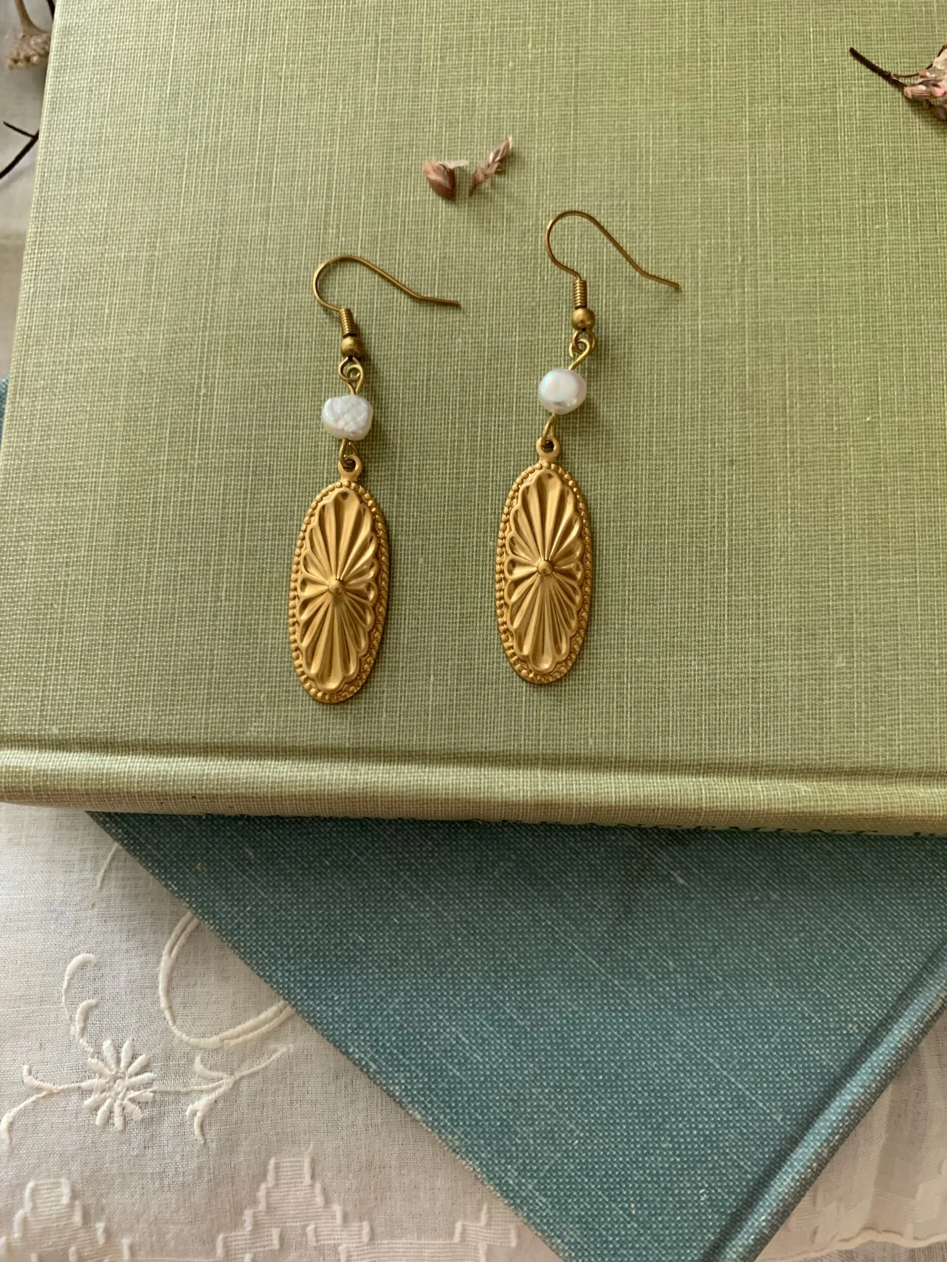 AF7622D2-0AB3-4D7A-9623-C49A74C5C10B