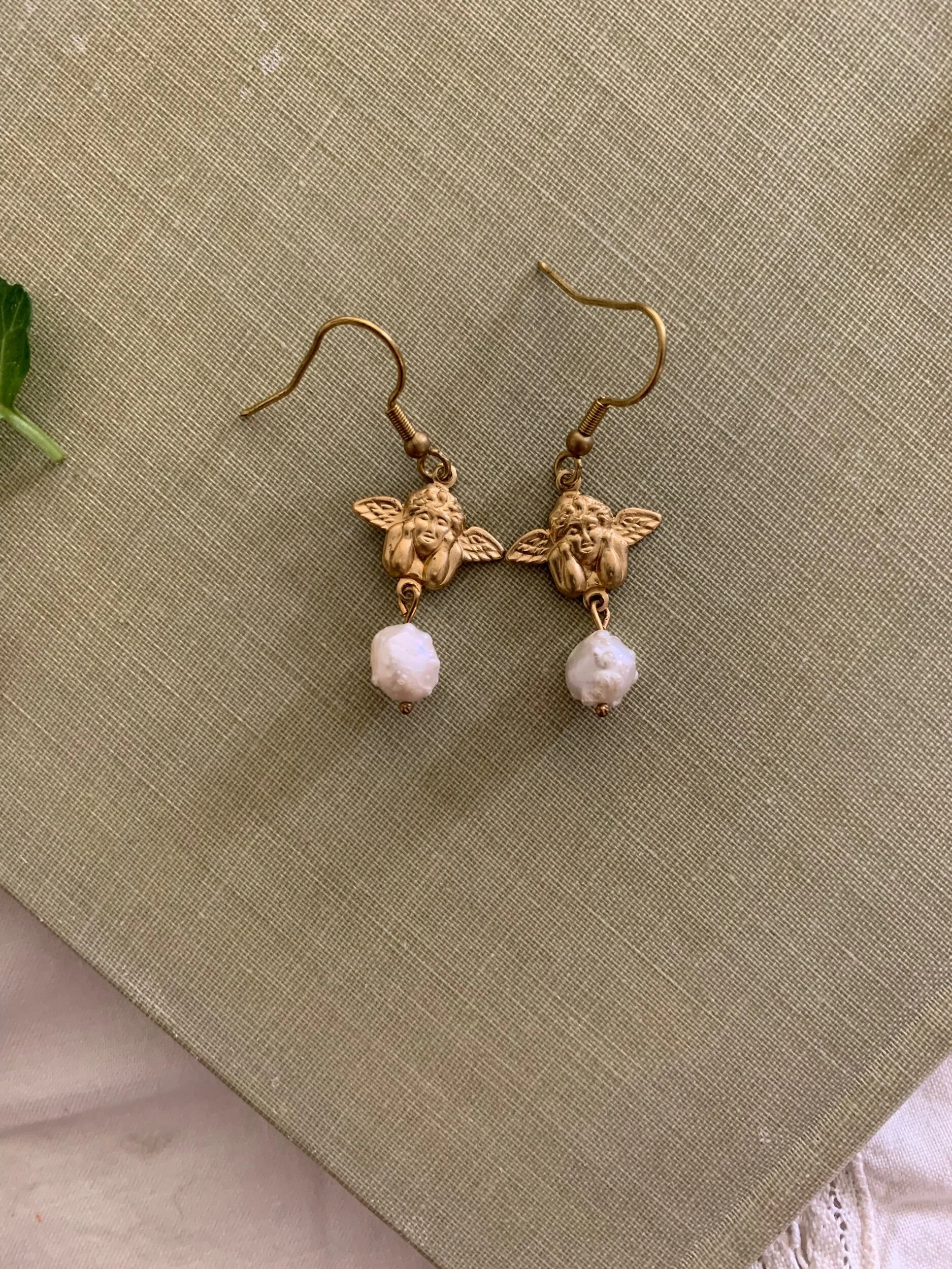 1236D350-15FD-49E2-838A-D237562D431D