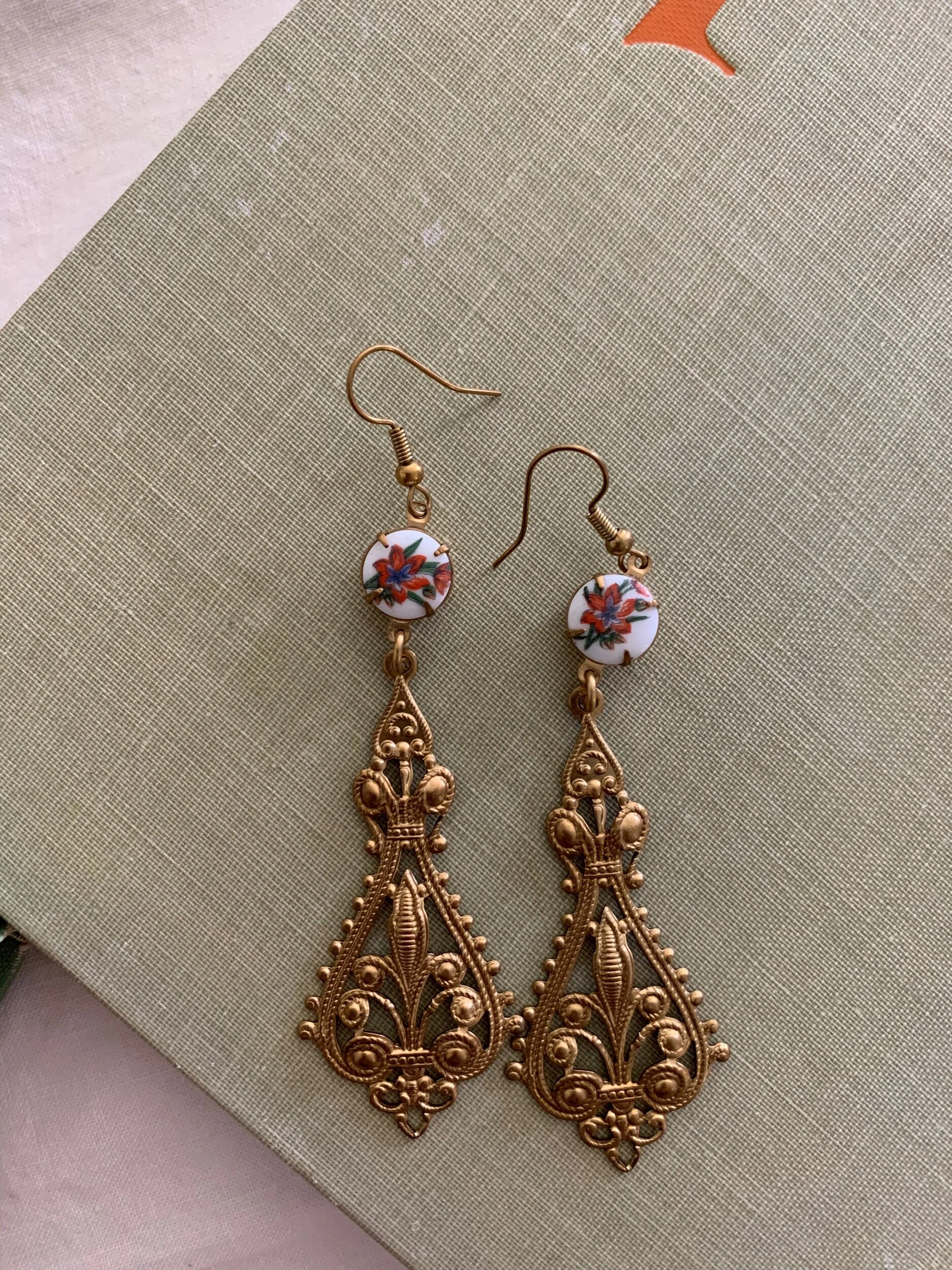 EFE6312B-9DAA-426D-B166-2E3CC881D4AB