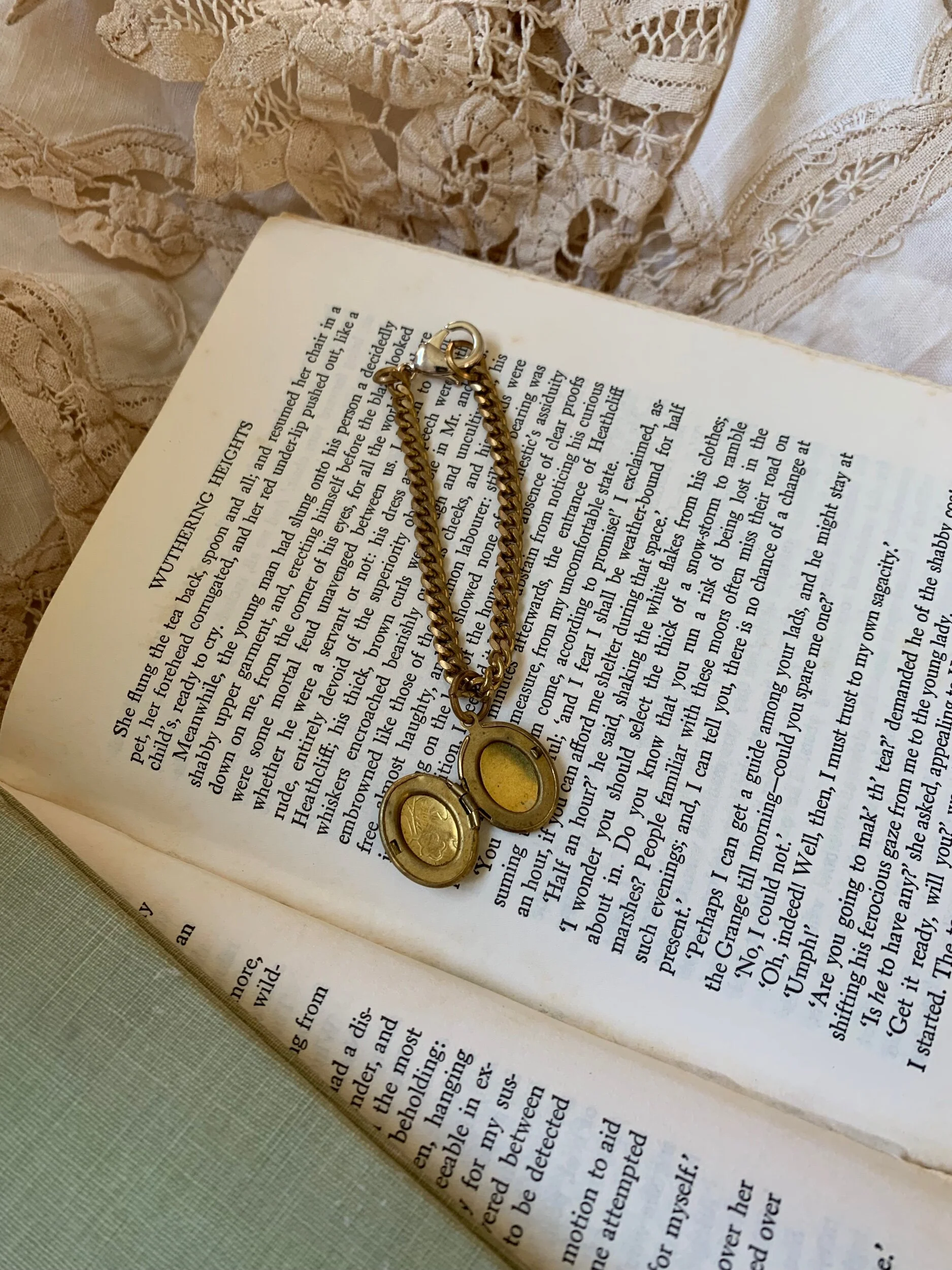 EEFB4E61-0B75-441E-A616-0E1051069EF4