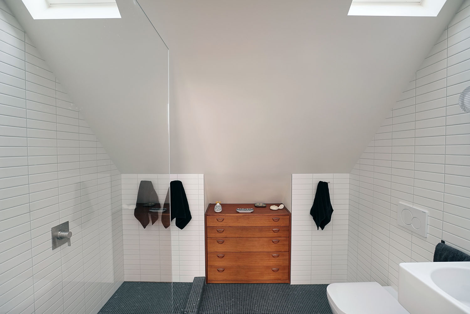 bthrm2dresser.jpg