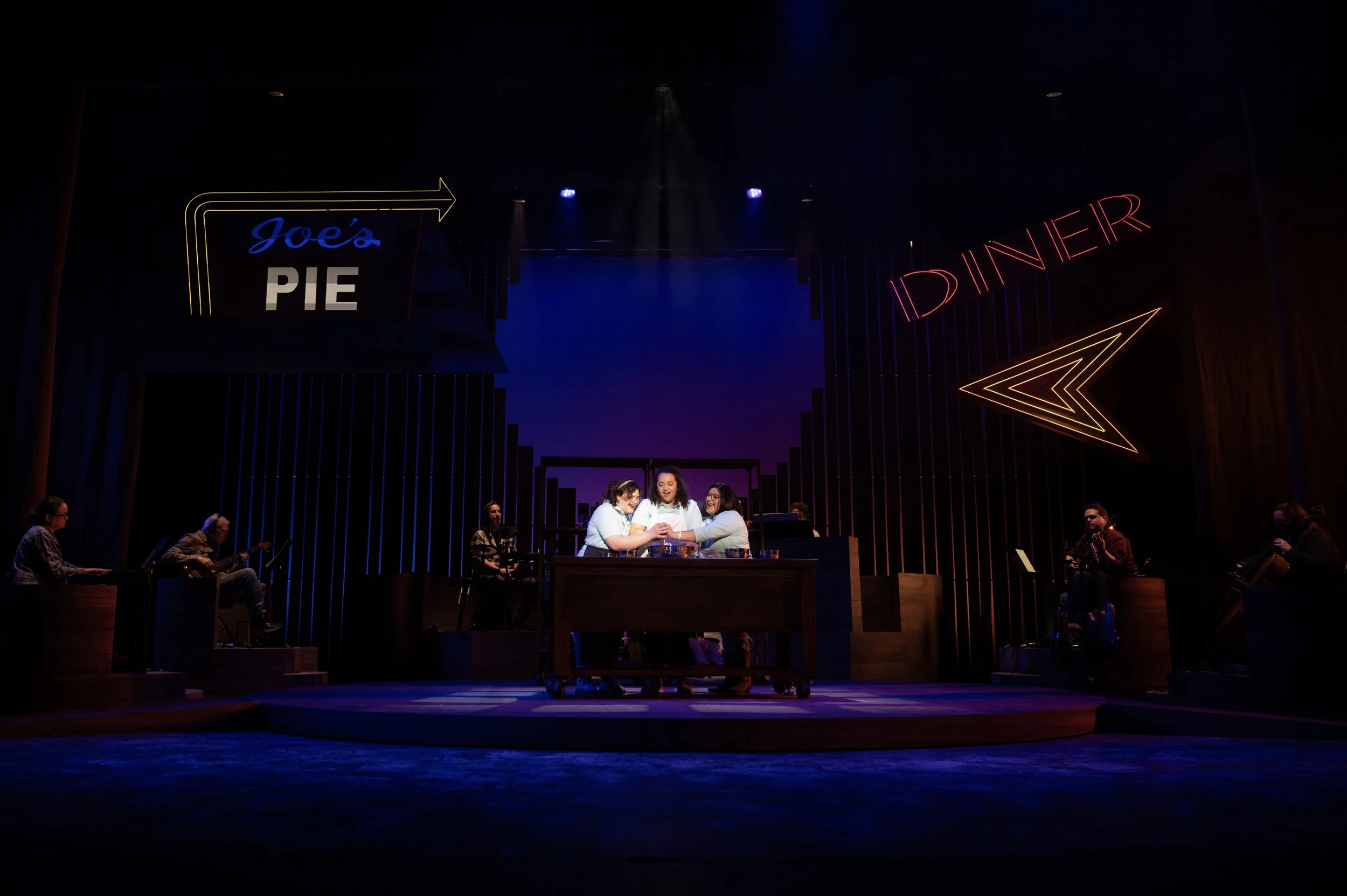 Waitress_0263.jpg