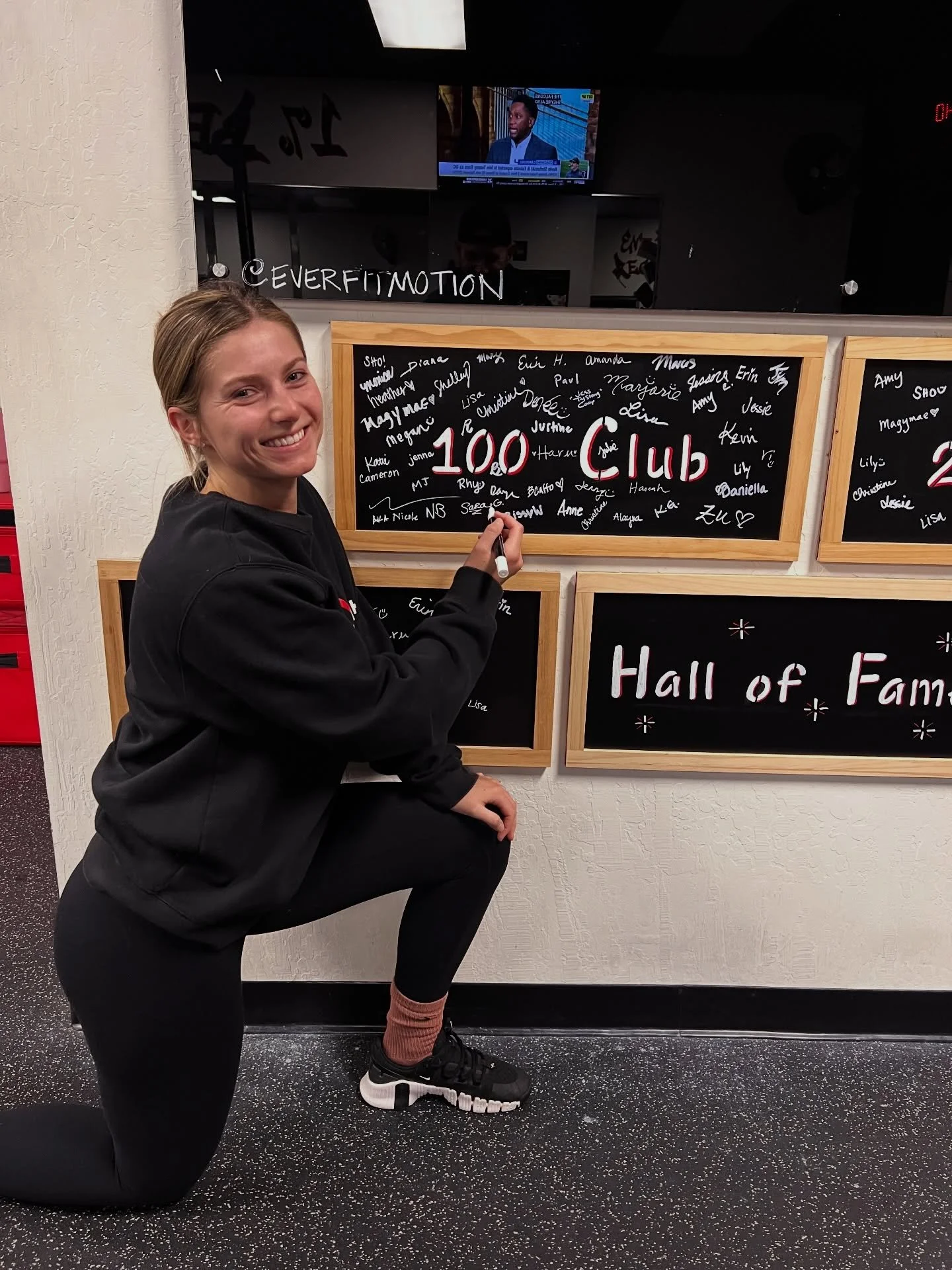 Ending the month with another name on the board! 

Huge congrats to Raye for hitting the 100 Class Board!
Even after moving further away, Raye still makes the time to show up, push those around her, and get 1% better every single day.

And even if yo