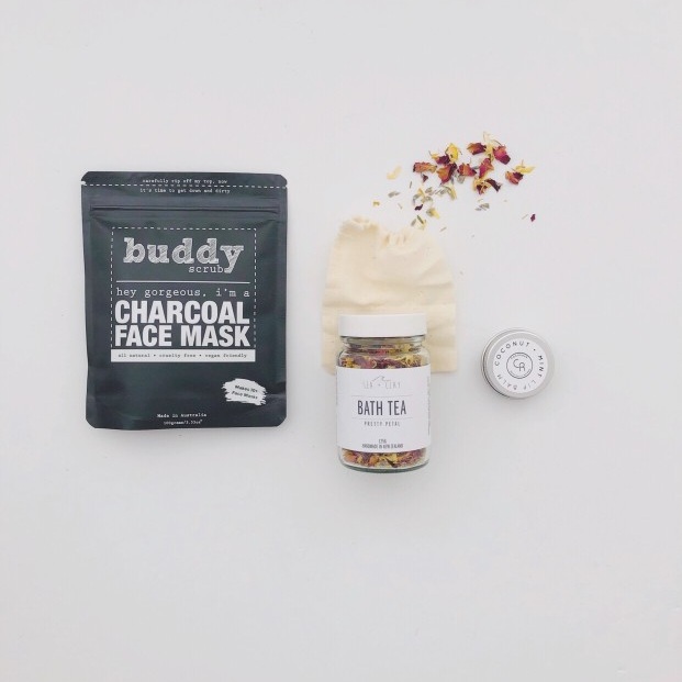 Fresh+face+gift+box+flatlay.jpg