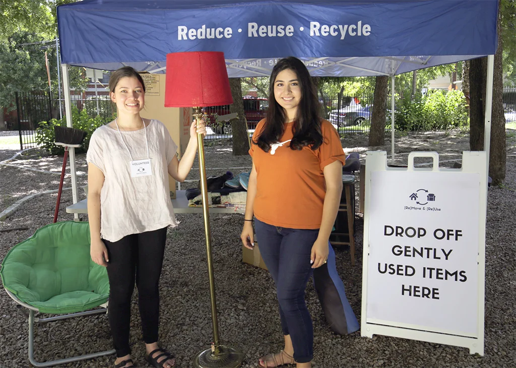 June19_ MoveOutATX-Volunteers.jpg