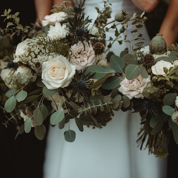 I like every other florist cannot wait to be back doing wedding flowers again. Lets hope that roadmap becomes a little clearer in the weeks to come. Wee weddings may be in for a while longer in Scotland. ⁣
⁣
Image captured by @nleadbetter_photography