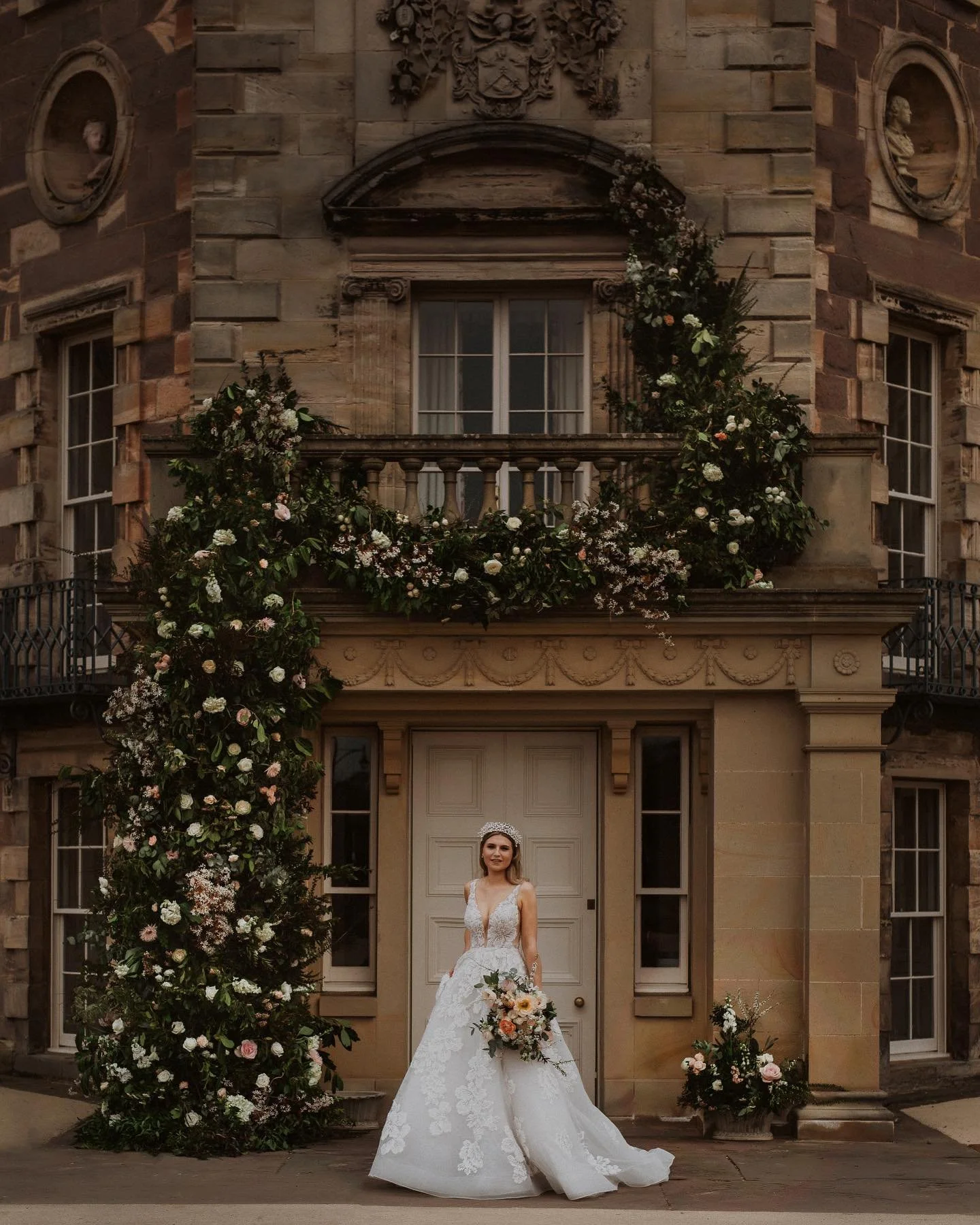 BIG is what we like at @vnaflorals. We have a marquee wedding with @greenfieldmarquees this weekend and very excited to get back at it. 

@bbonnieflowers &amp; @secretgardeneventsflorist have collaborated to provide a floral and styling service for l