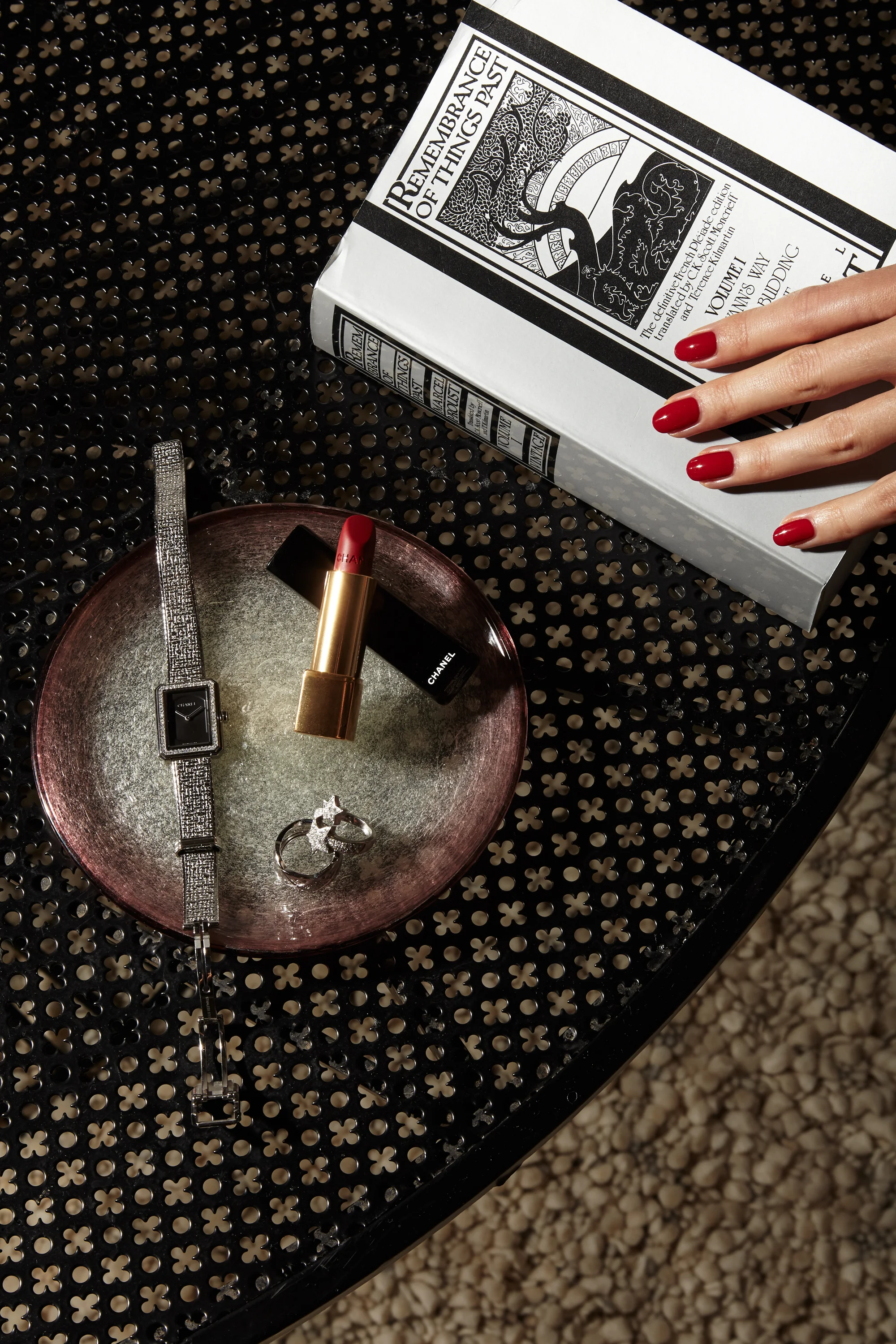 160917_ELLE_CHANEL_BOOKS_S4_008R.jpg