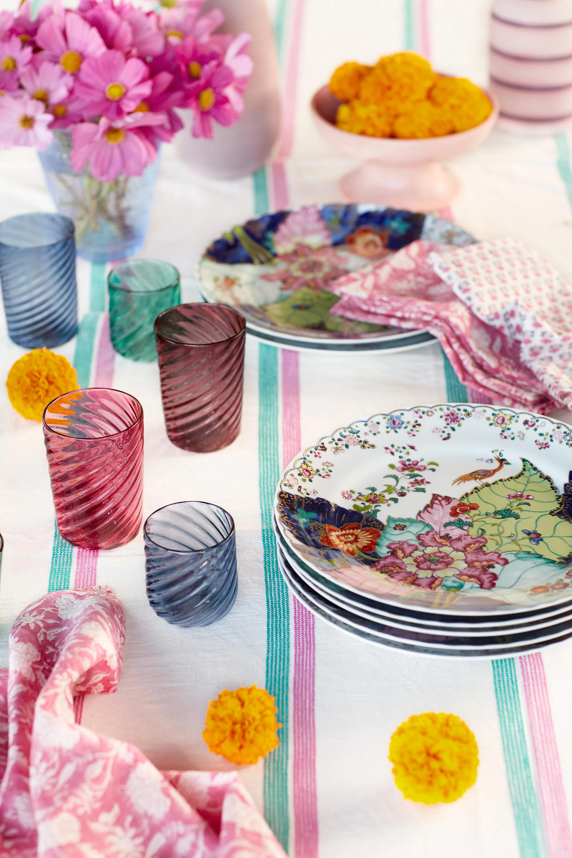 ElleDecor_Sothebys_Shot05_OutdoorDining_HERO_R.jpg