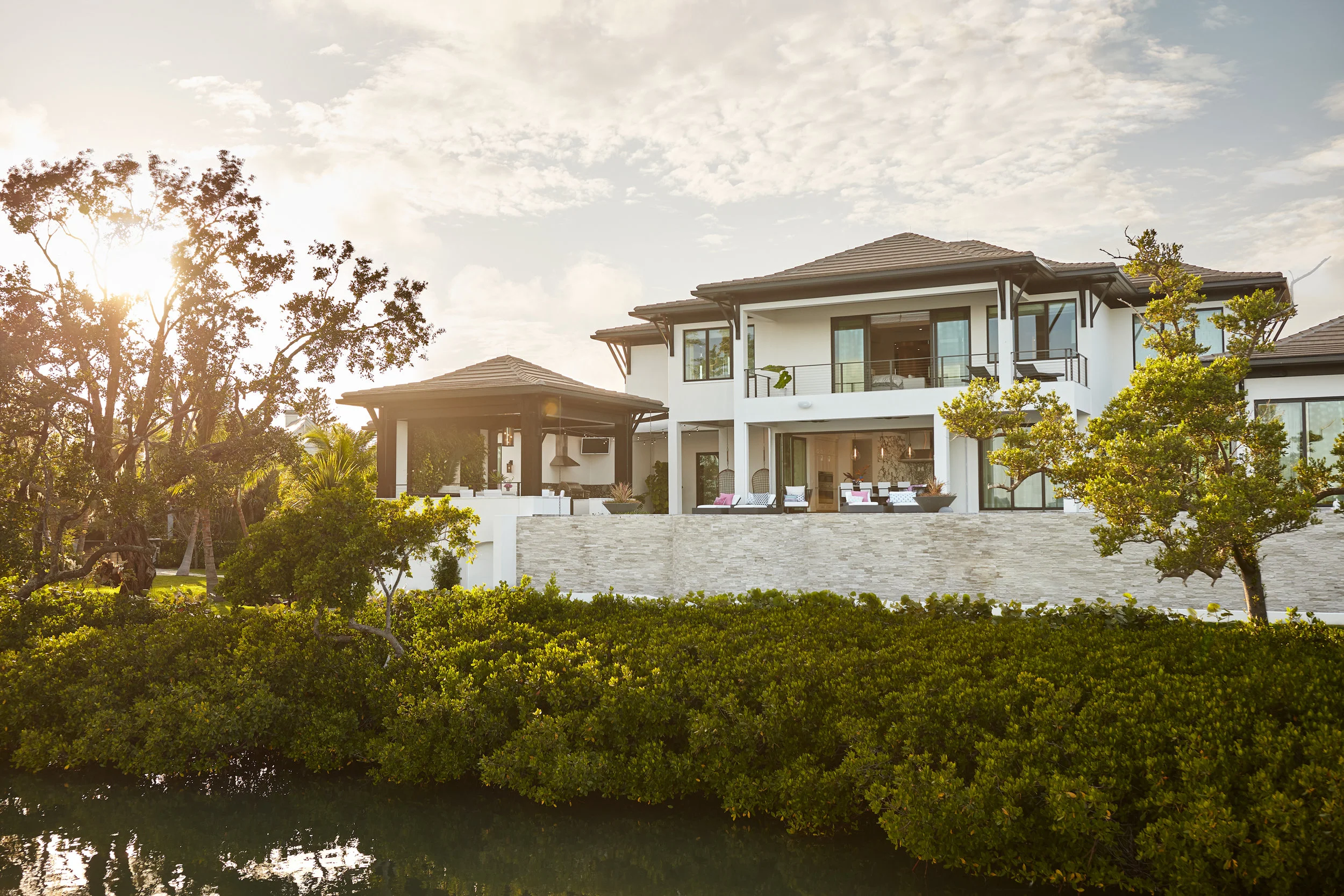 ElleDecor_Sothebys_Shot08_House_HERO_R.jpg