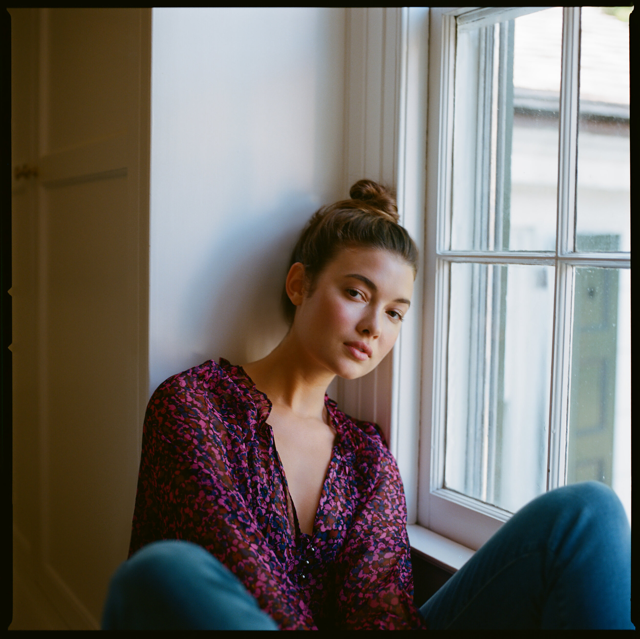 Veronica Beard HOLIDAY 2020 FILM 61270009_window bench_edit.jpg