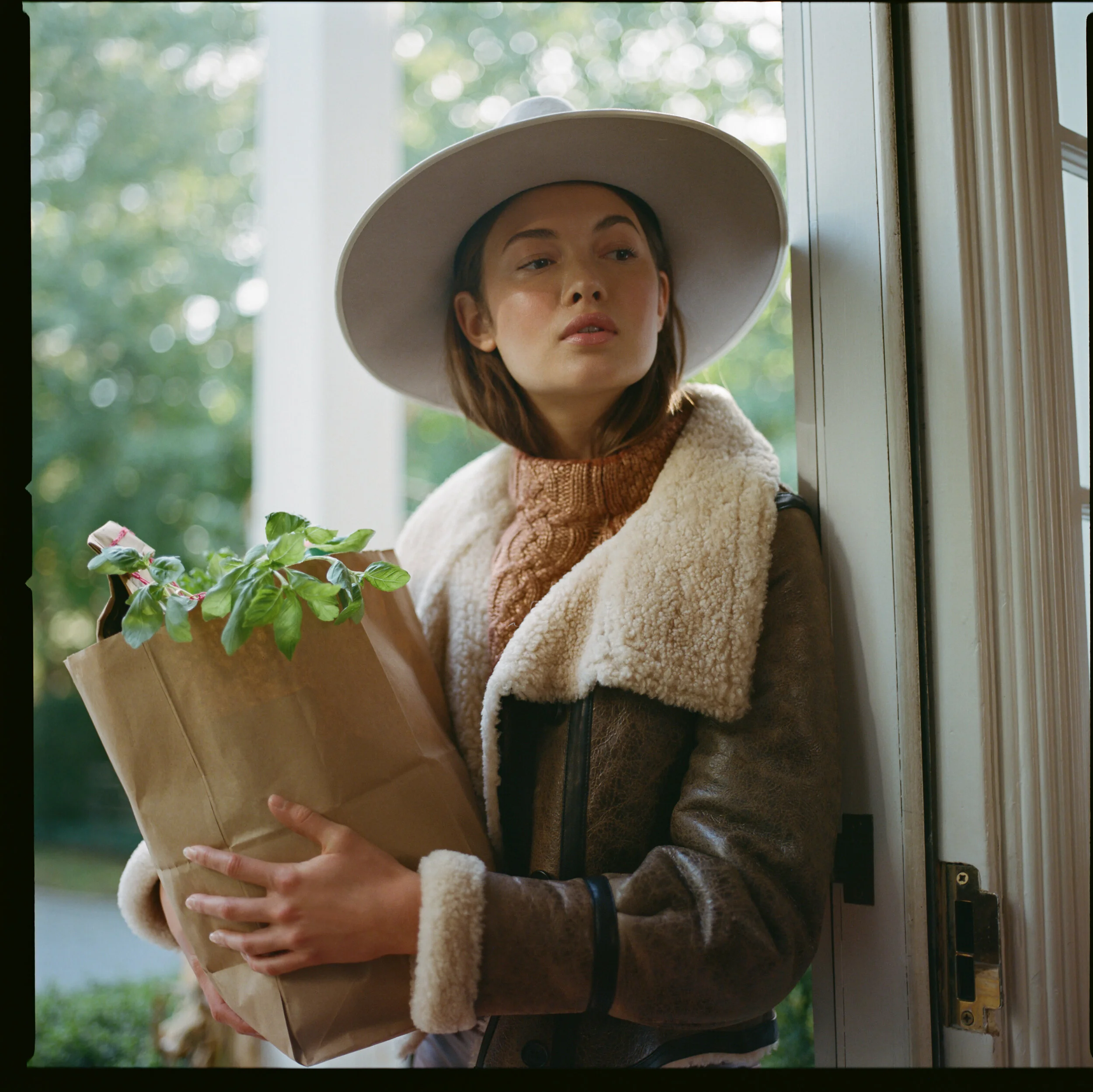 Veronica Beard HOLIDAY 2020 FILM 61250002_front door.jpg