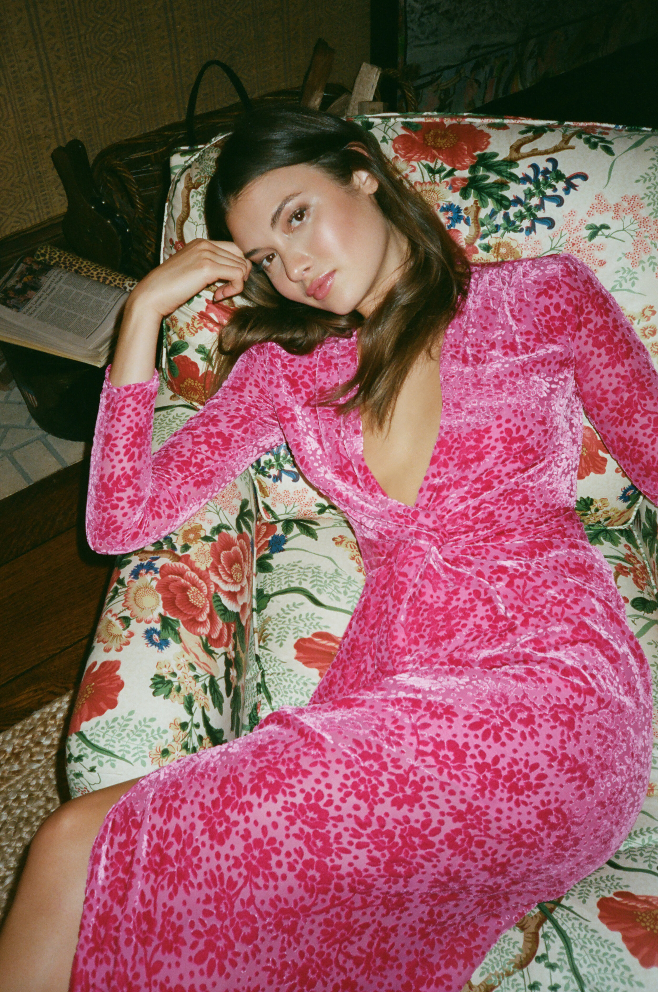 Veronica Beard HOLIDAY 2020 FILM 61150028_fireplace_edit.jpg