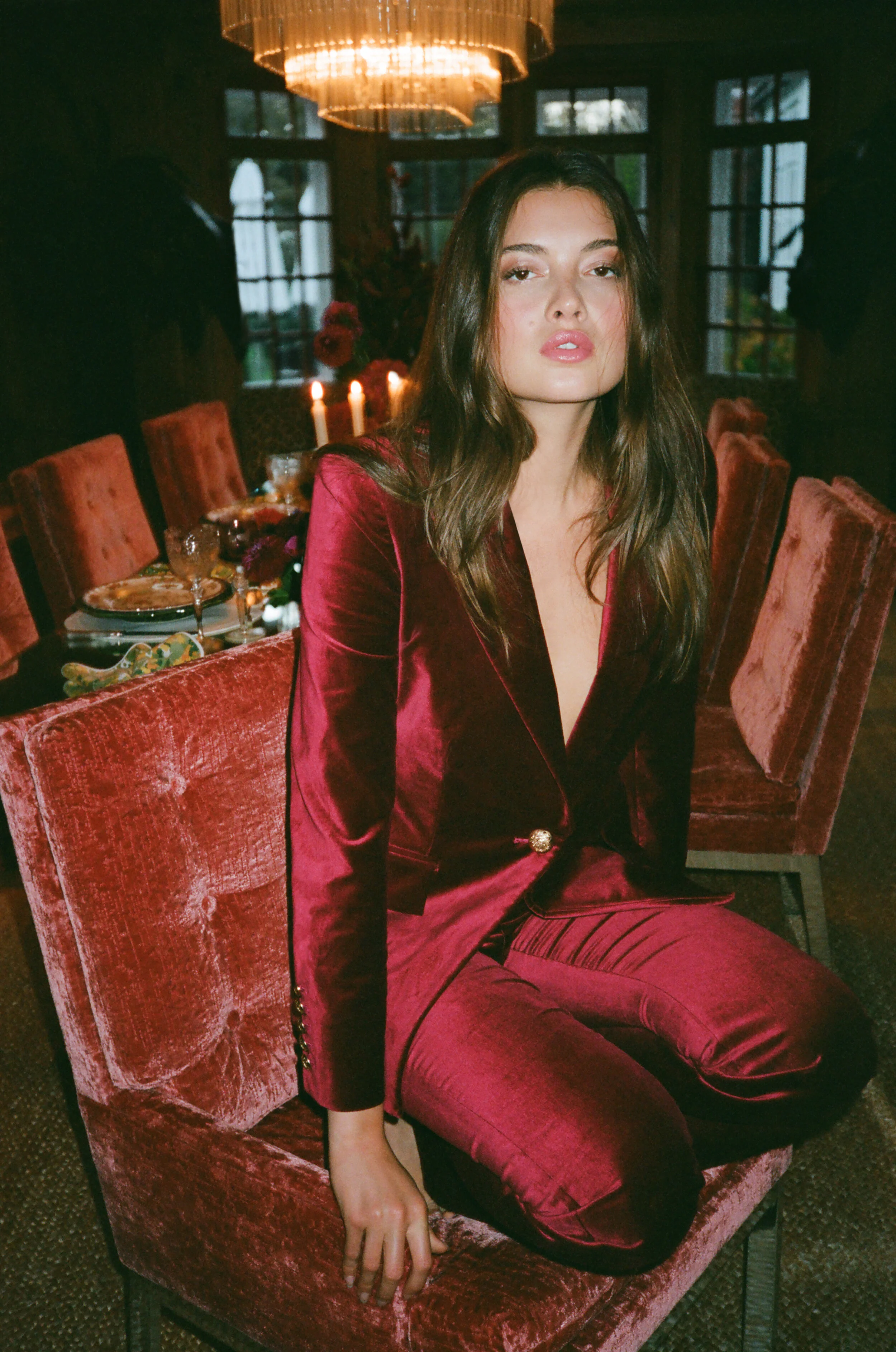 Veronica Beard HOLIDAY 2020 FILM 61150021_dining room_edit.jpg