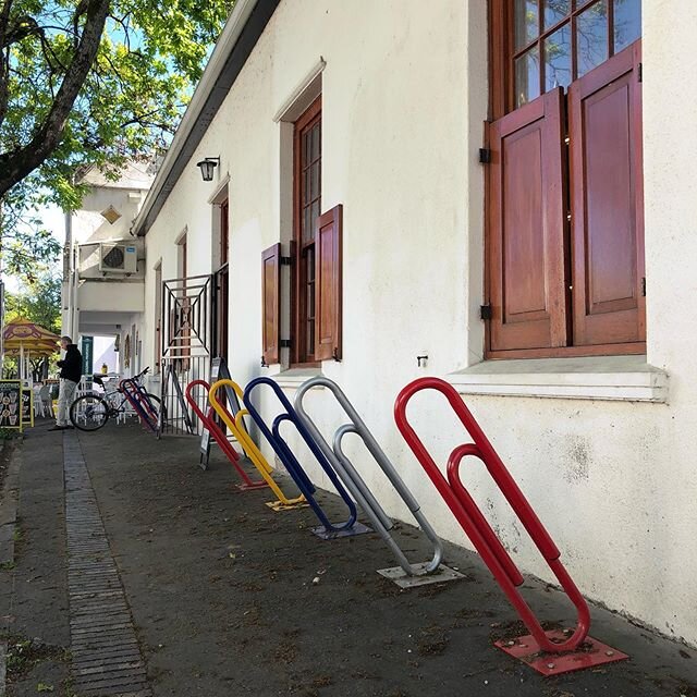 Happy Monday! This picture is from my trip to South African wine country- this small town called Franschhoek has all of this fun, modern art everywhere. These paper clips reminded me of the work week ahead (and reminded me that I&rsquo;m ready to be 