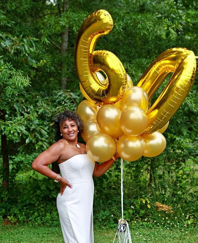 My first session since quarantine started was last week and I&rsquo;m practicing social distancing and wearing a mask to protect my clients. The sweetest gift from this birthday girl&rsquo;s daughter was a session to celebrate her. So thoughtful!  Please reach out if you&rsquo;d like a mini or full session outdoors. #marthamanningphotography #familysession #portraits