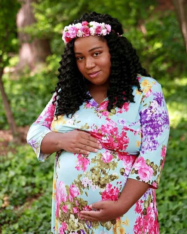 It&rsquo;s been a great week of social distanced sessions. I had the honor of photographing a past wedding couple&rsquo;s maternity session and I&rsquo;m so excited for this family! She is absolutely stunning 🌸 #marthamanningphotography #familysession #maternityphotography #outdoorsession #raleighnc