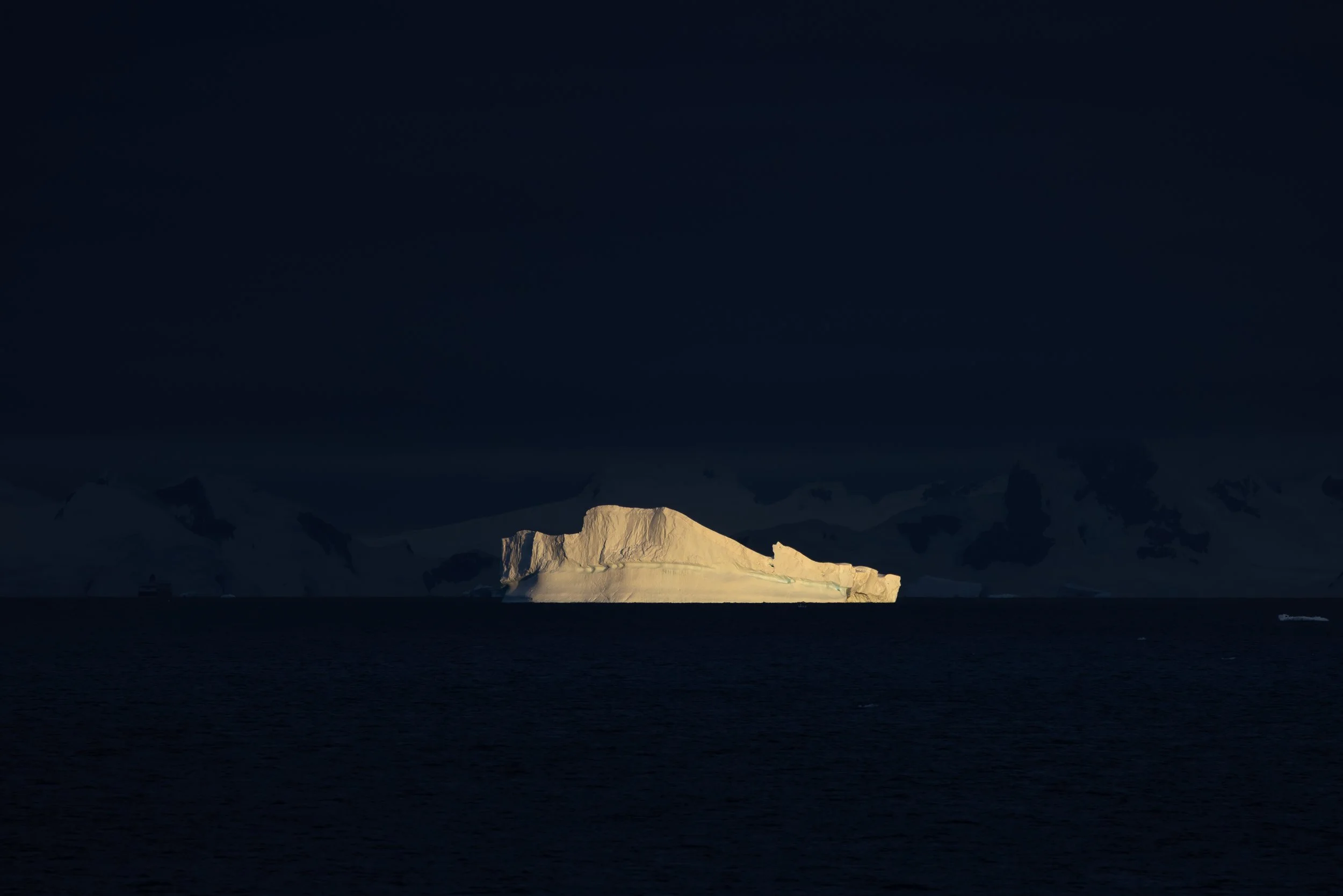 @Julie_Chandelier_Antarctica 2-3.jpg