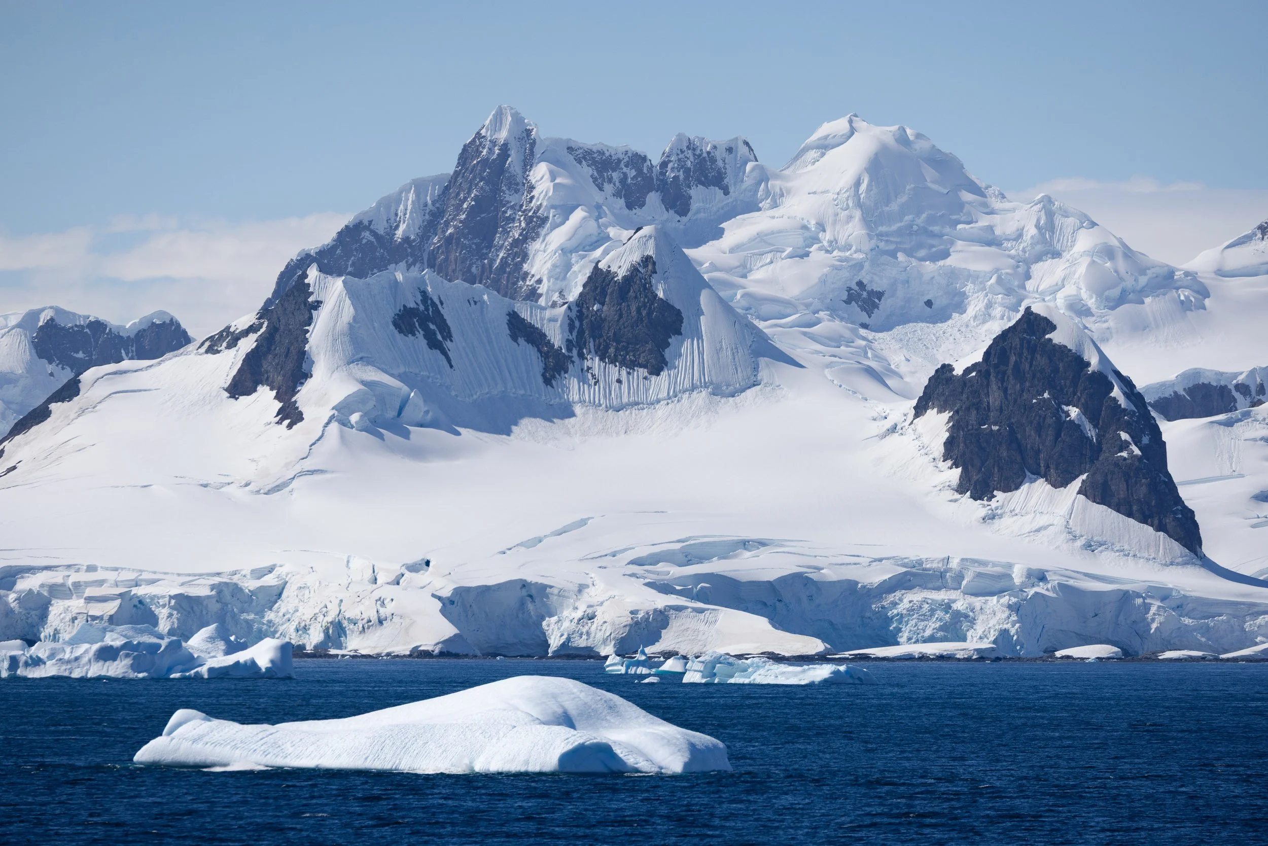 @Julie_Chandelier_Antarctica 2-11.jpg
