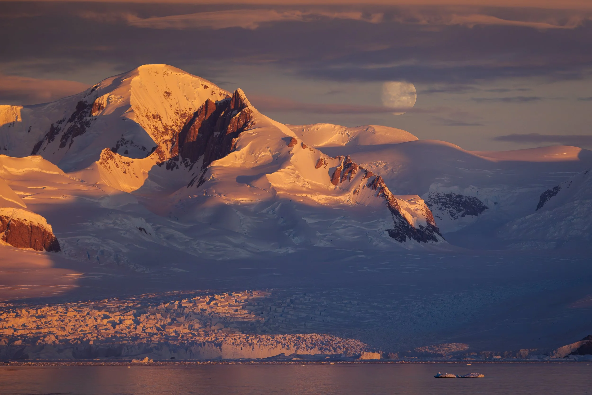 @Julie_Chandelier_Antarctica-6.jpg