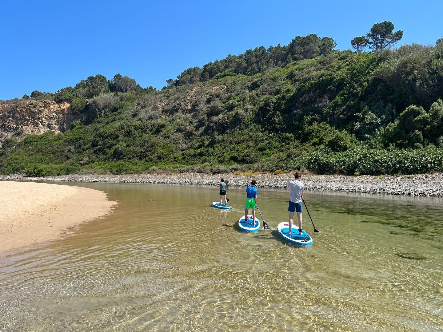 This river is so so beautiful and also such a pleasure to #paddle on! #riversup #nowhere2farsup #paddleboarding #suplife #paddleboardingadventures #suptour #activelifestyle #activefamily #activeholiday #activetravel #suplifestyle #standuppaddleboardi