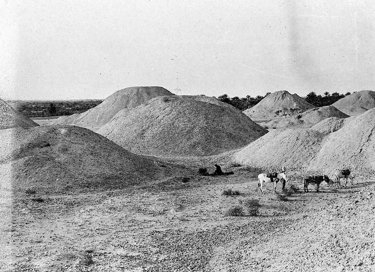 When @aikarimi mentioned the Dilmum Burial Mounds in Bahrain on a recent episode of the afikra podcast with Civil Arhitecture, we were intrigued to learn more about them. 

The Dilmun Burial Mounds were built between 2200 and 1750 BCE, spanning over 
