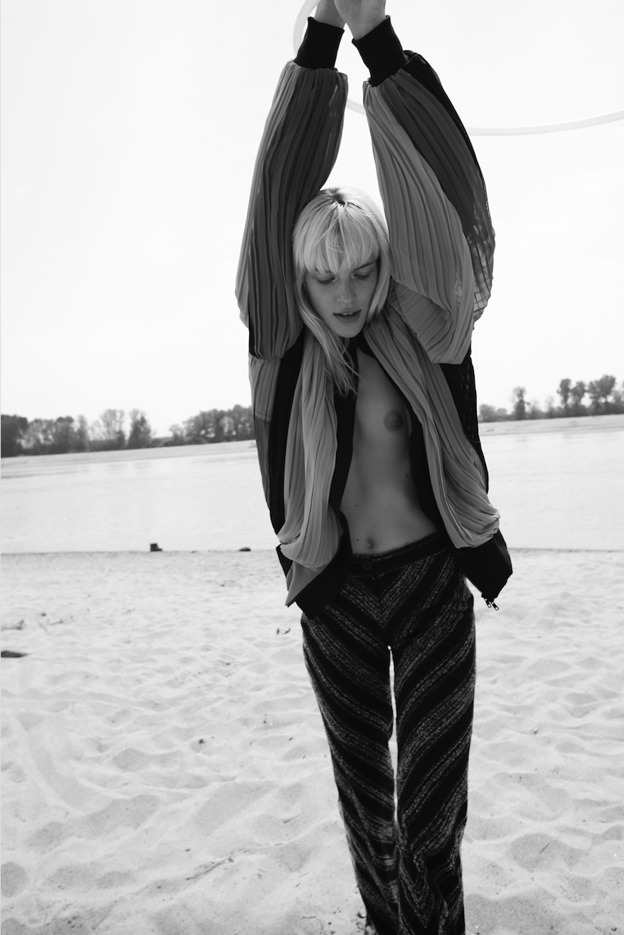 VESTAL MAG - CLEO CASINI 200.png