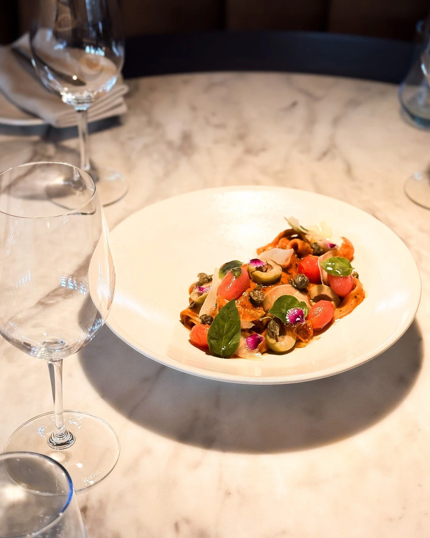 Our dishes are a celebration of colour, freshness, and creativity. Each plate bursts with vibrant flavours and ingredients that capture the essence of the season.

To book:
💻 online (link in bio)
✉️ reception@thechefstable.co.za
📱 031 001 0200

@ea