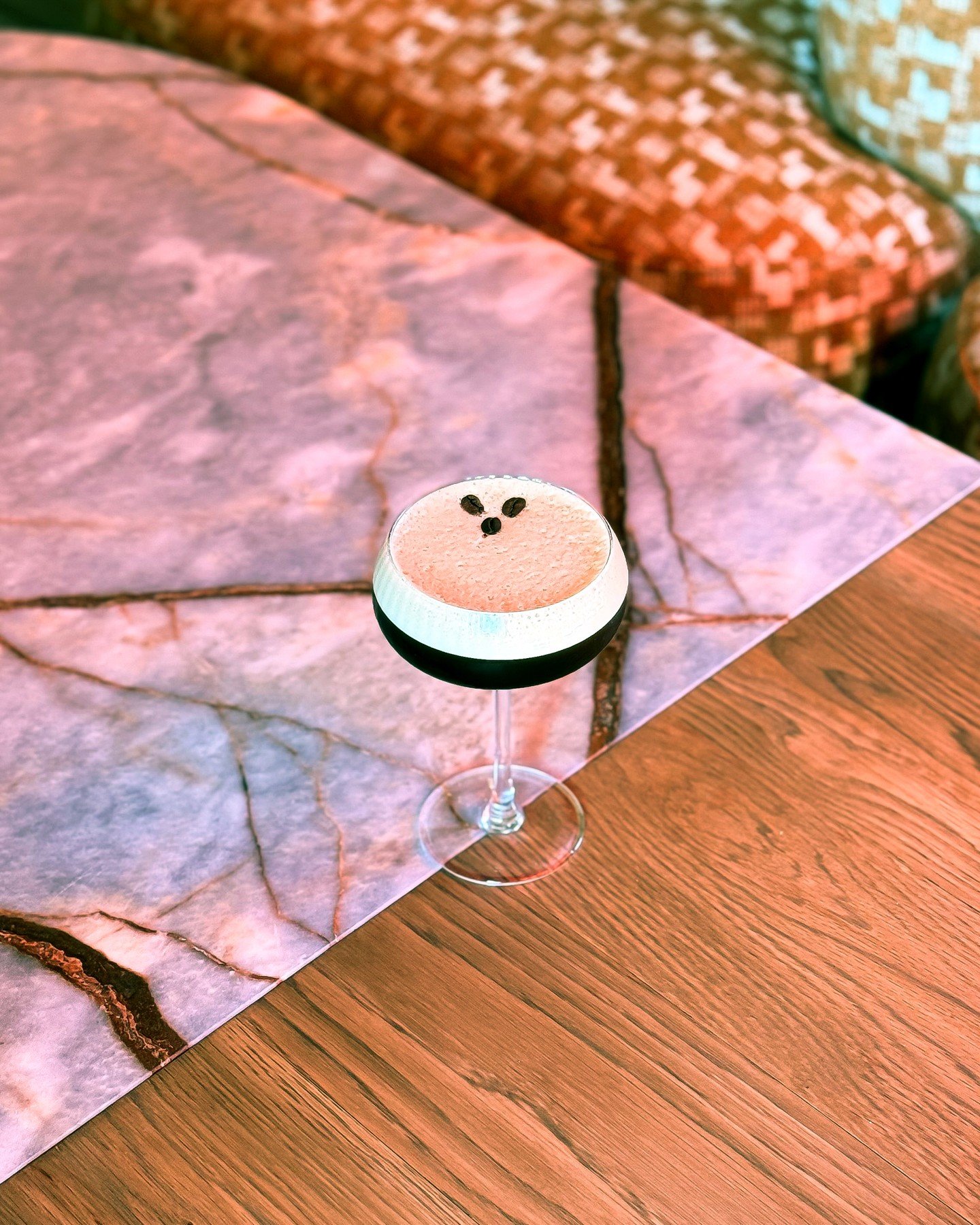 January pick-me-up? Say less. Our espresso martini brings the perfect balance of bold, smooth, and indulgent.

See our bar menu on our website, link in bio.

To book:
💻 online (link in bio)
✉️ reception@thechefstable.co.za
📱 031 001 0200

@eatoutgu