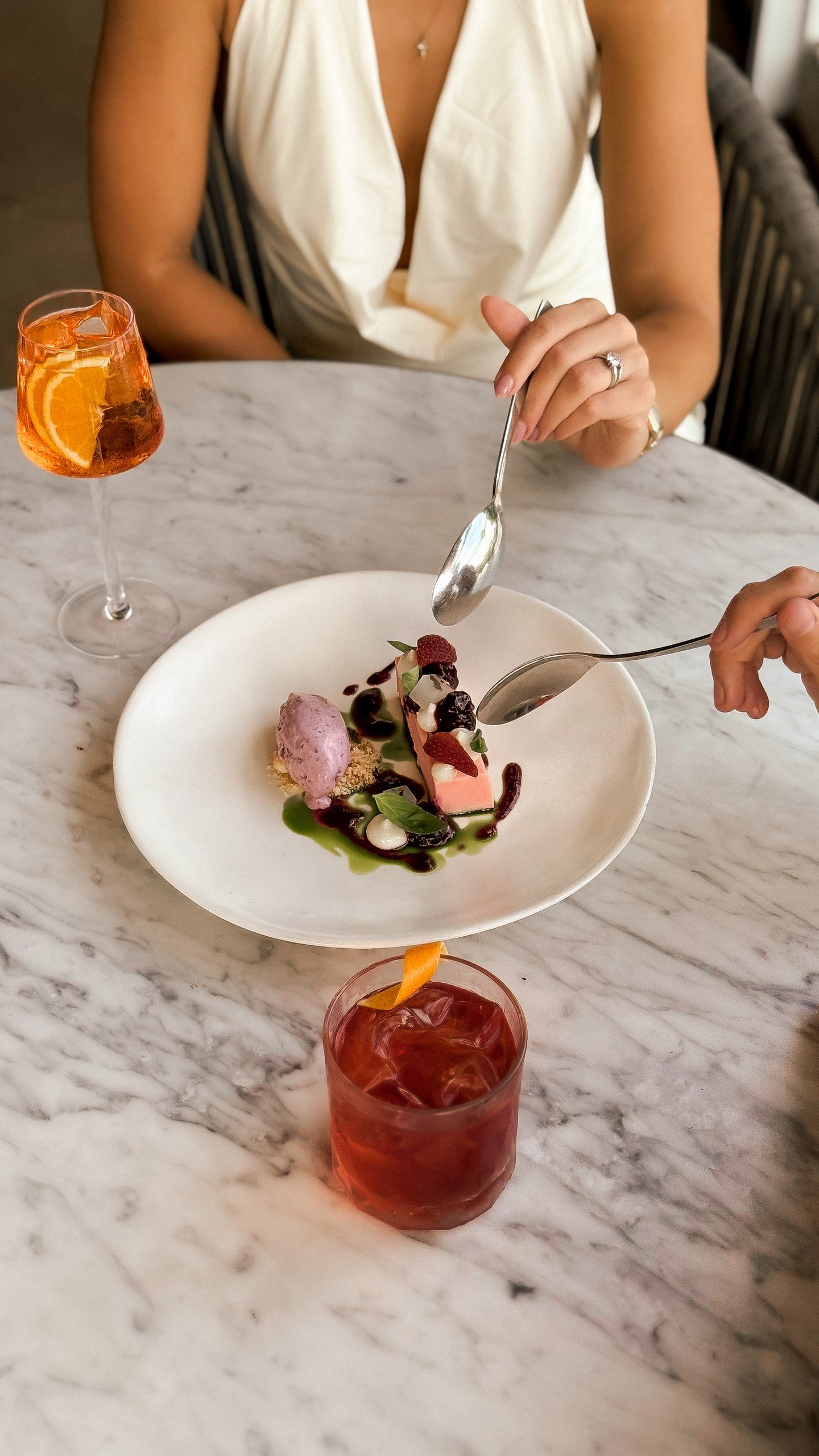 A moment of sweetness, meant to be shared.

Celebrate summer at The Chefs&rsquo; Table with our much-loved Date Night experience, available until 28 February (perfect for lunch or dinner). Indulge in a seasonal four-course tasting menu for R875 per c