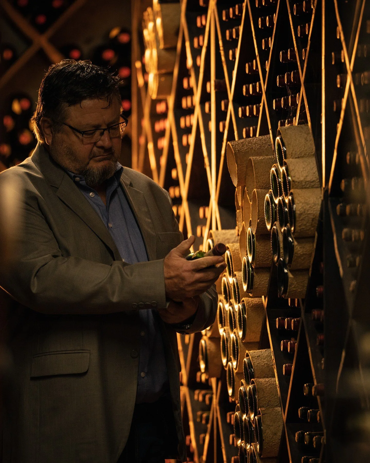 FOOD &amp; WINE PAIRING DINNER WITH NEDERBURG WINES &amp; MICHAEL VAN DEVENTER

Our next Food &amp; Wine Pairing Dinner, hosted by Michael van Deventer, Cellarmaster at Bergkelder Vinoteque, is on Wednesday, 15 April. Join us as we uncork the stories