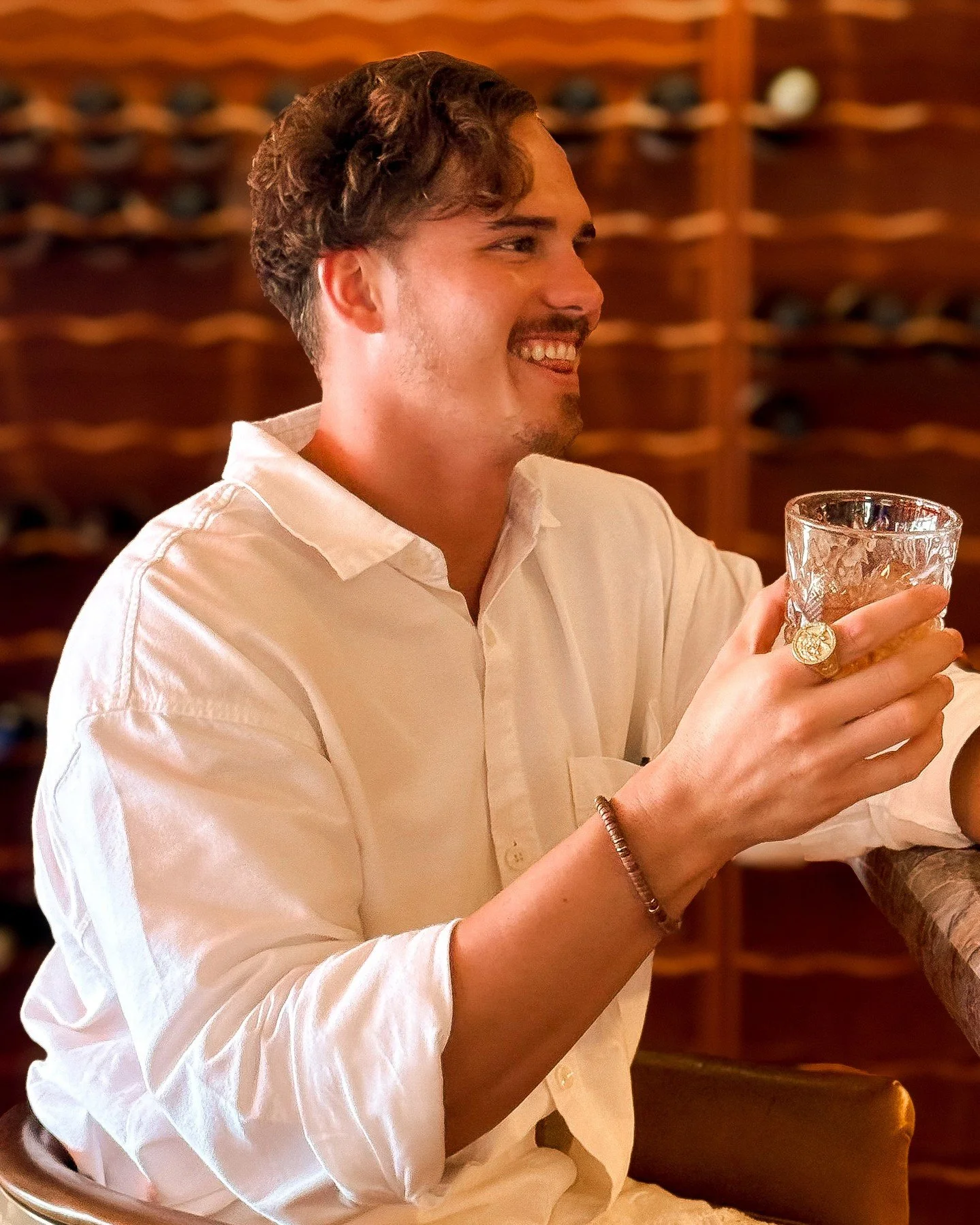 Evenings have a different rhythm here. Another round of drinks, familiar faces, conversations that linger, and no reason to check the time. Pull up a seat.

See our bar menu on our website (link in bio).

To book:
💻 online (Link in bio)
✉️ reception