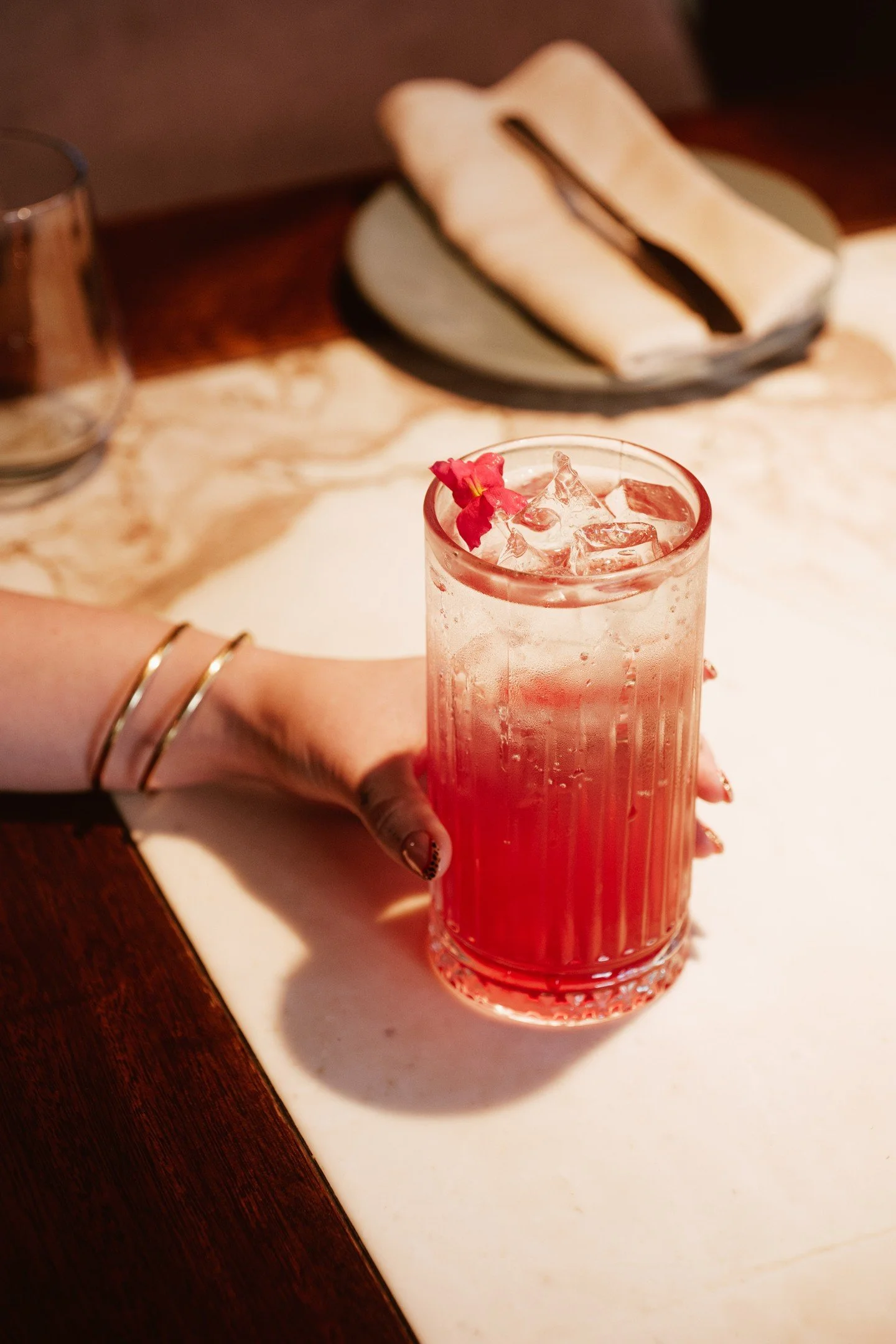 Meet us at the bar for something a little extraordinary. ❤️ Perfectly chilled, beautifully balanced and made for slow evenings with your favourite people.

See our bar menu on our website, link in bio.

To book:
💻 online (Link in bio)
✉️ reception@t