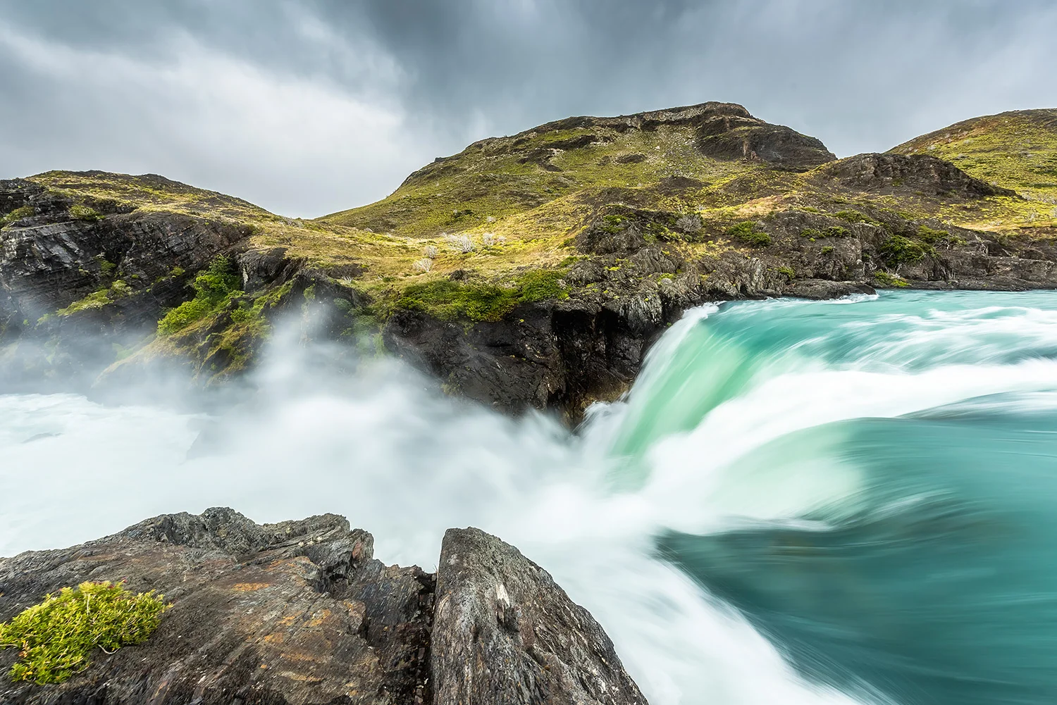 SALTO GRANDE - TORRES DEL PAINE - CHILE