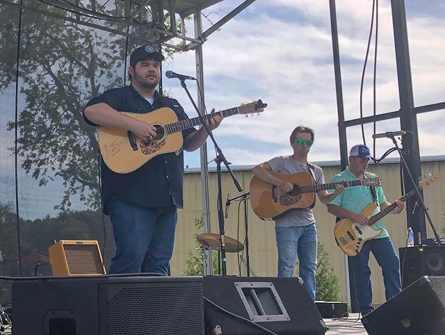 Rabun County! You guys showed up and showed out! Thank y&rsquo;all for a such an unforgettable evening.
&bull;
&bull;
&bull;
&bull;
&bull;
#music #live #countrymusic #country #gospel #bluegrass #acoustic #originalmusic #singersongwriter #hometown #sh