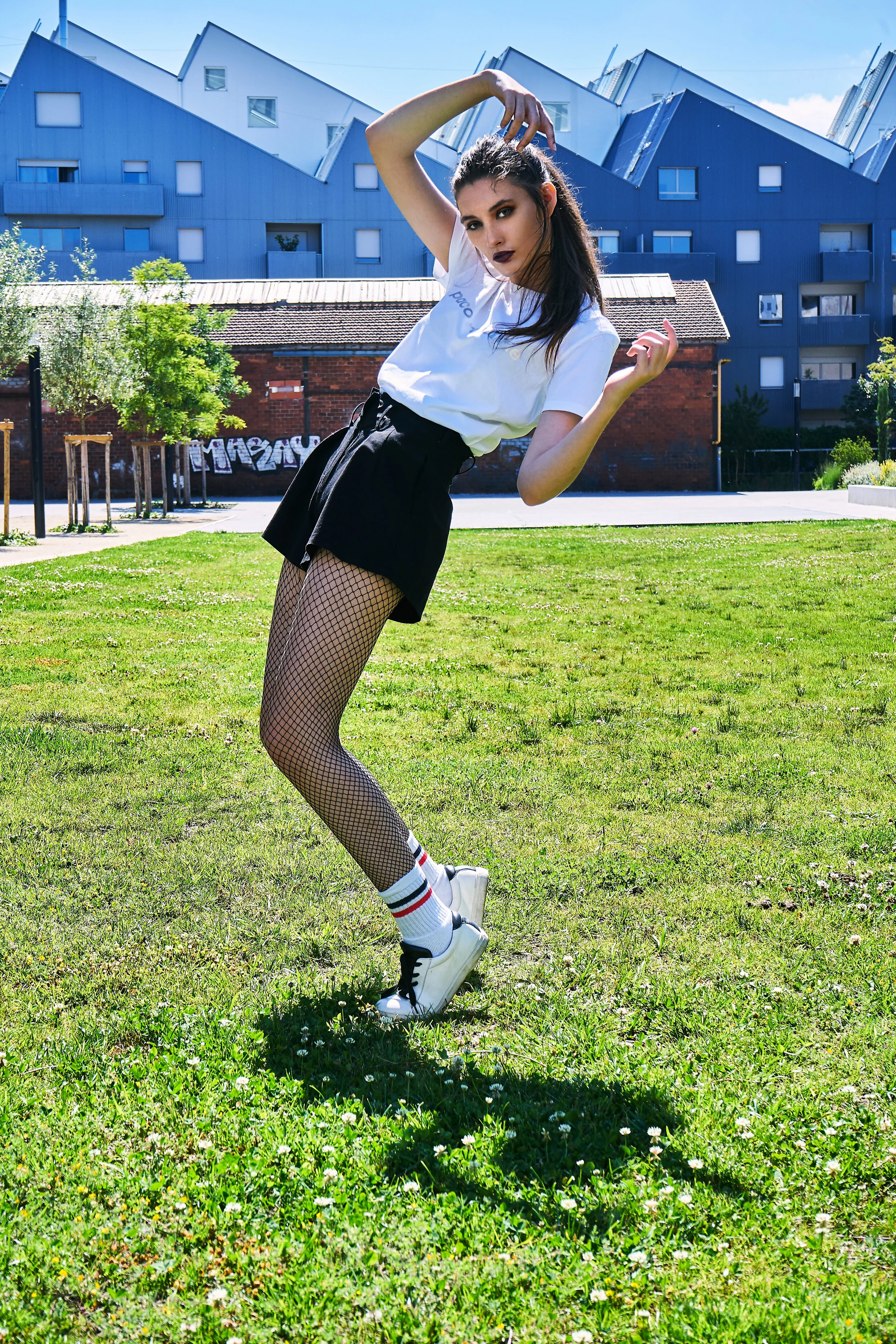 JUNIE-20-X2_pp.jpg