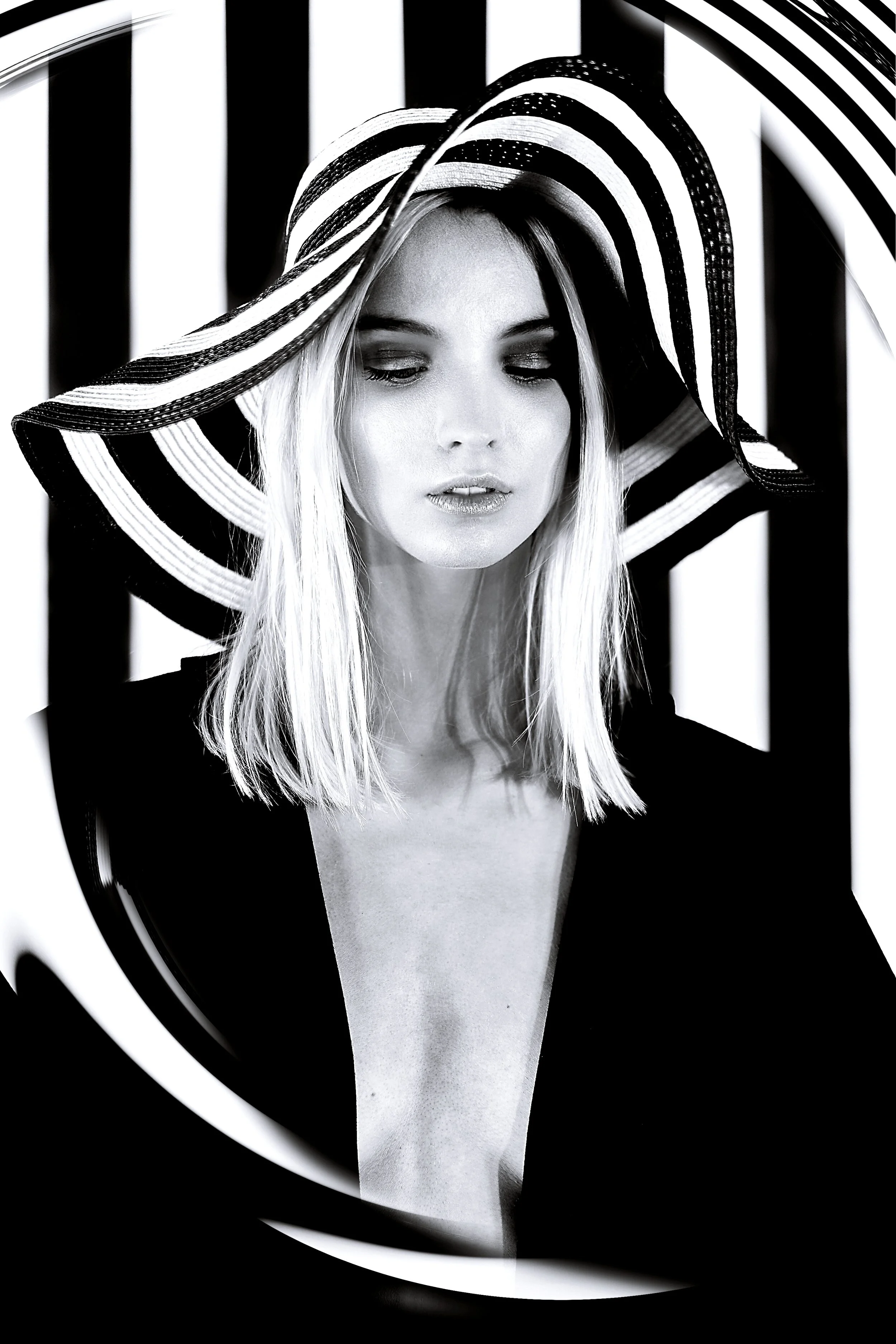 graphicL. 29bis_xX1bnw.jpg