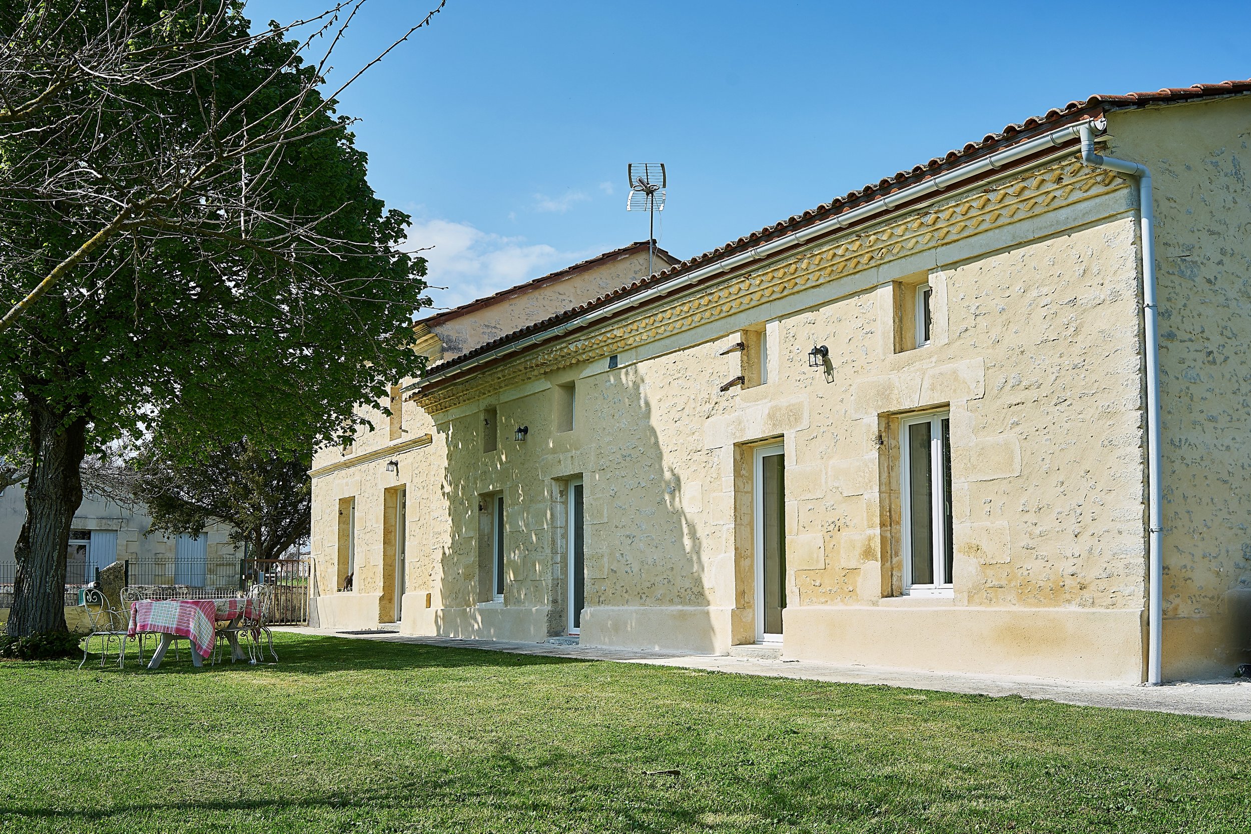 Maison Generac 1X.jpg