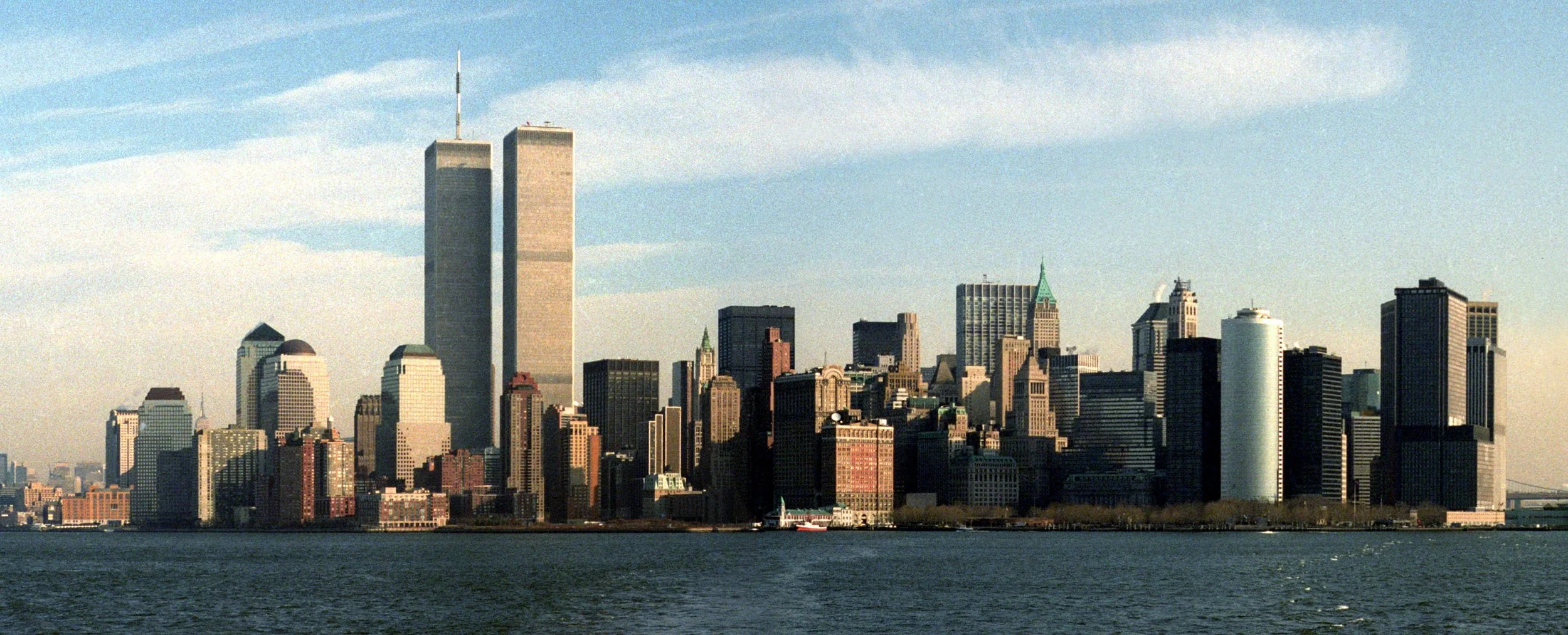 Lower_Manhattan_Skyline_December_1991_3_cropped.jpg