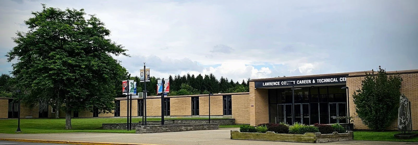 🦅 Back to School! 🖤💛