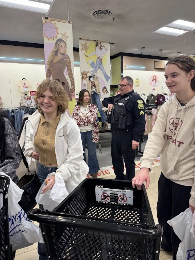 SkillsUSA members Shop with a Cop