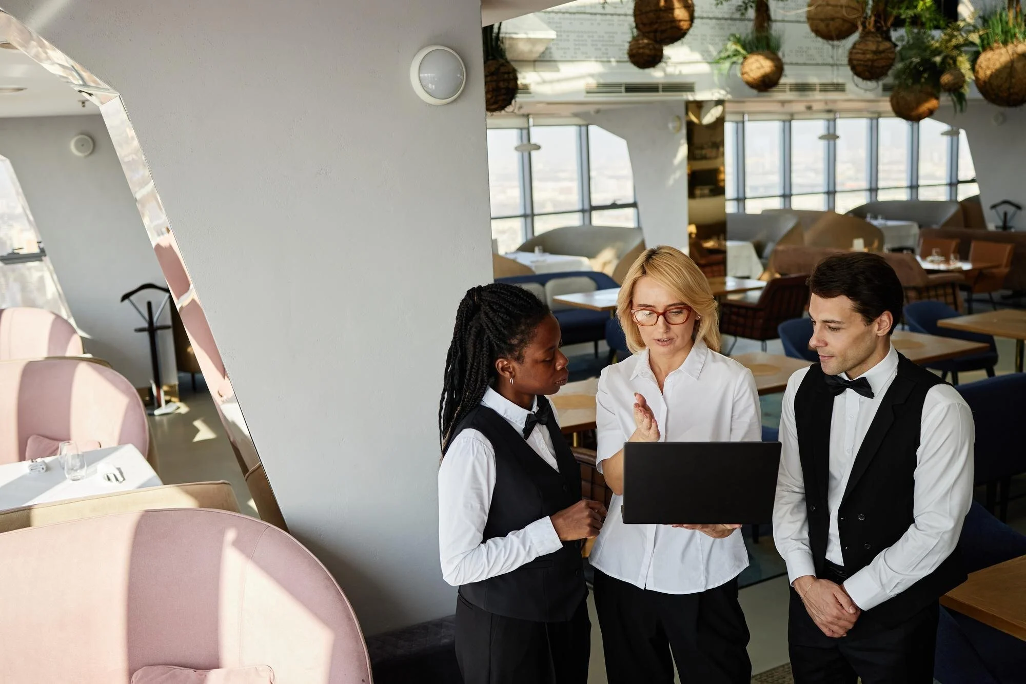 Empowering Hotel Teams: The Key to Guest Satisfaction