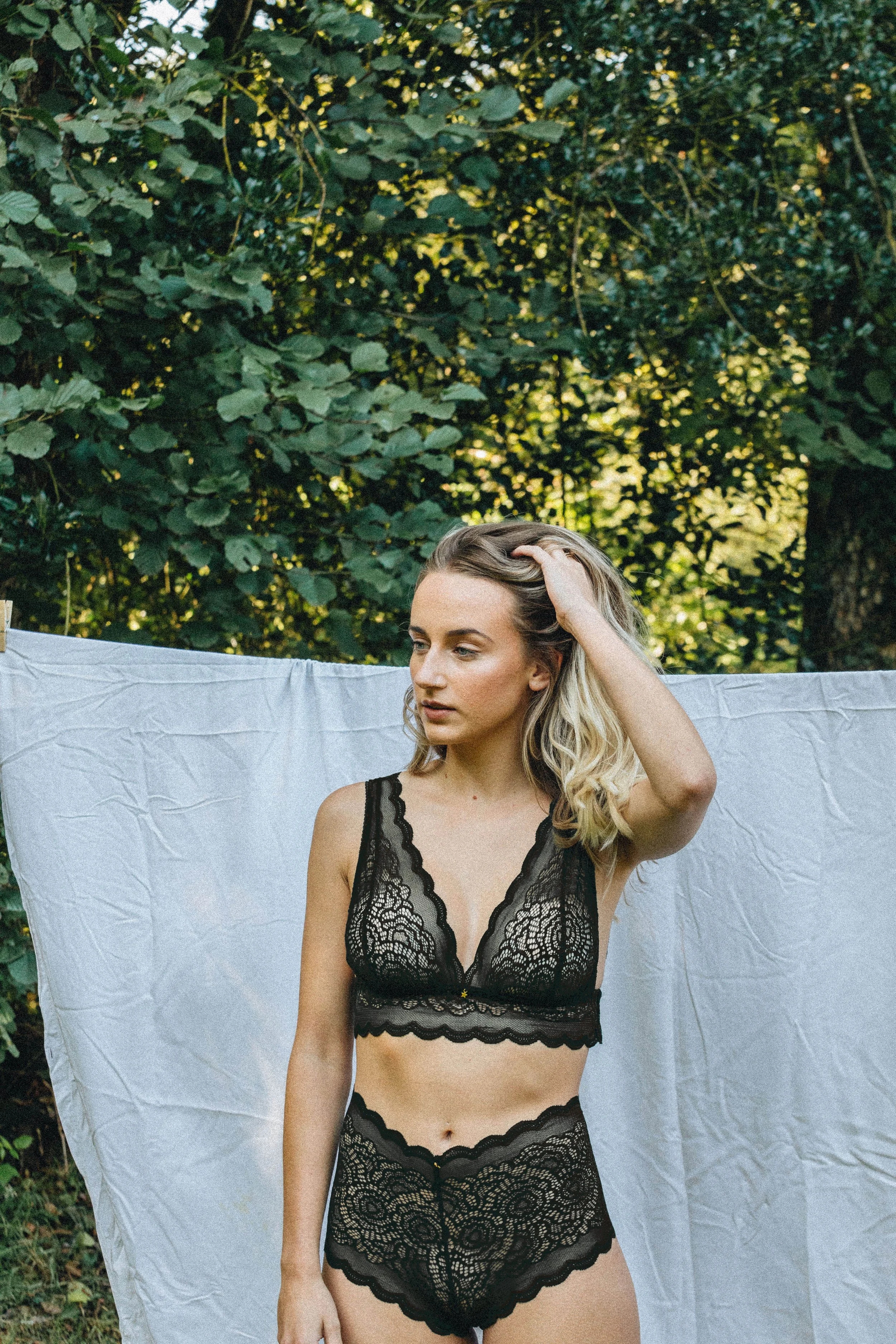 luxury lace lingerie set crop top and highwaisted knicker