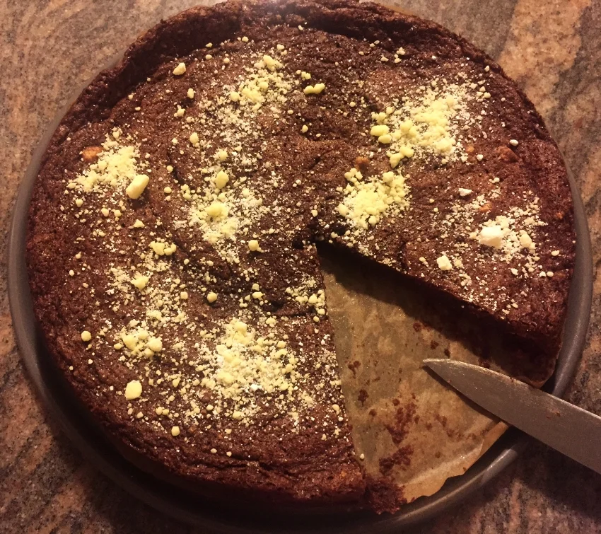 Decadent Flourless Chocolate Cake 