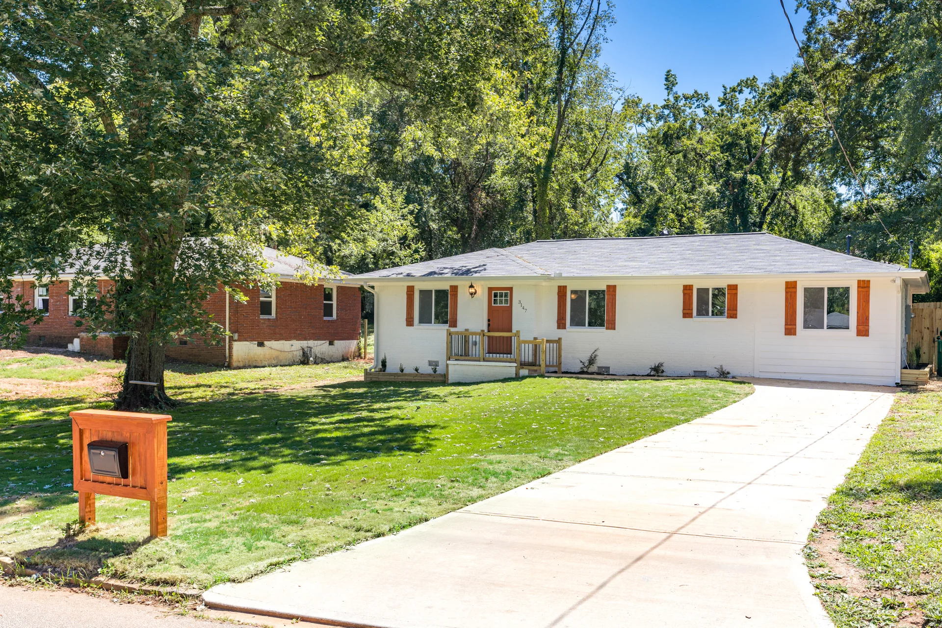 1347 Robin Rd_HiRes-01.jpg