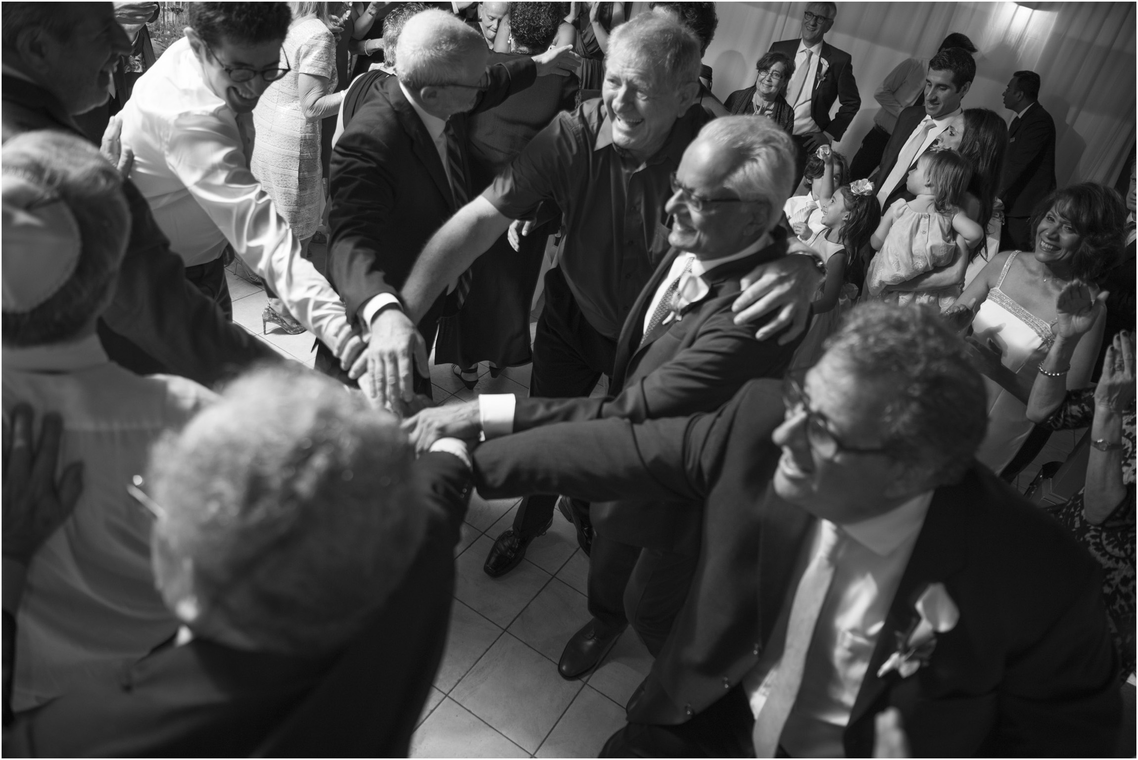 ©Fiander Foto_Bermuda Wedding Photographer_Elbow Beach_Joanna_Alec_011.jpg