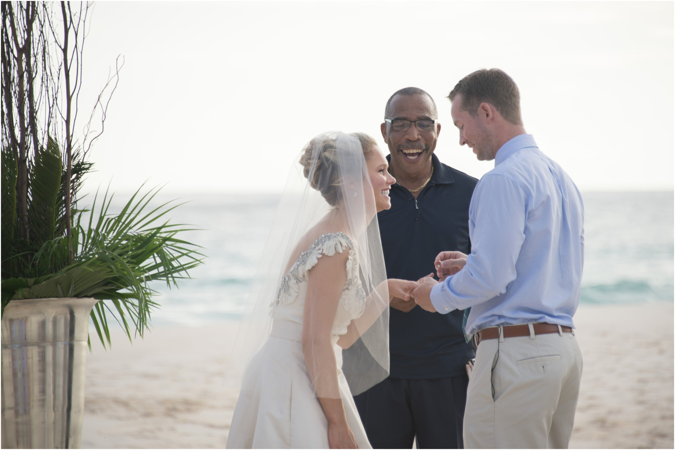 ©Fiander Foto_Bermuda Wedding Photographer_Tuckers Point_Mid Ocean_Amy_Tim_035.jpg