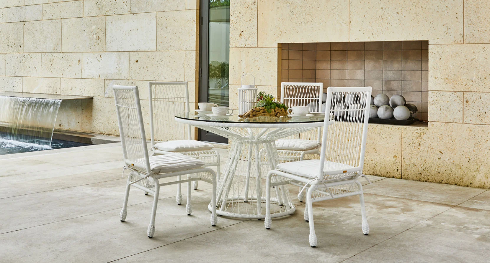 15_stori-modern_memoir-white-location.jpg